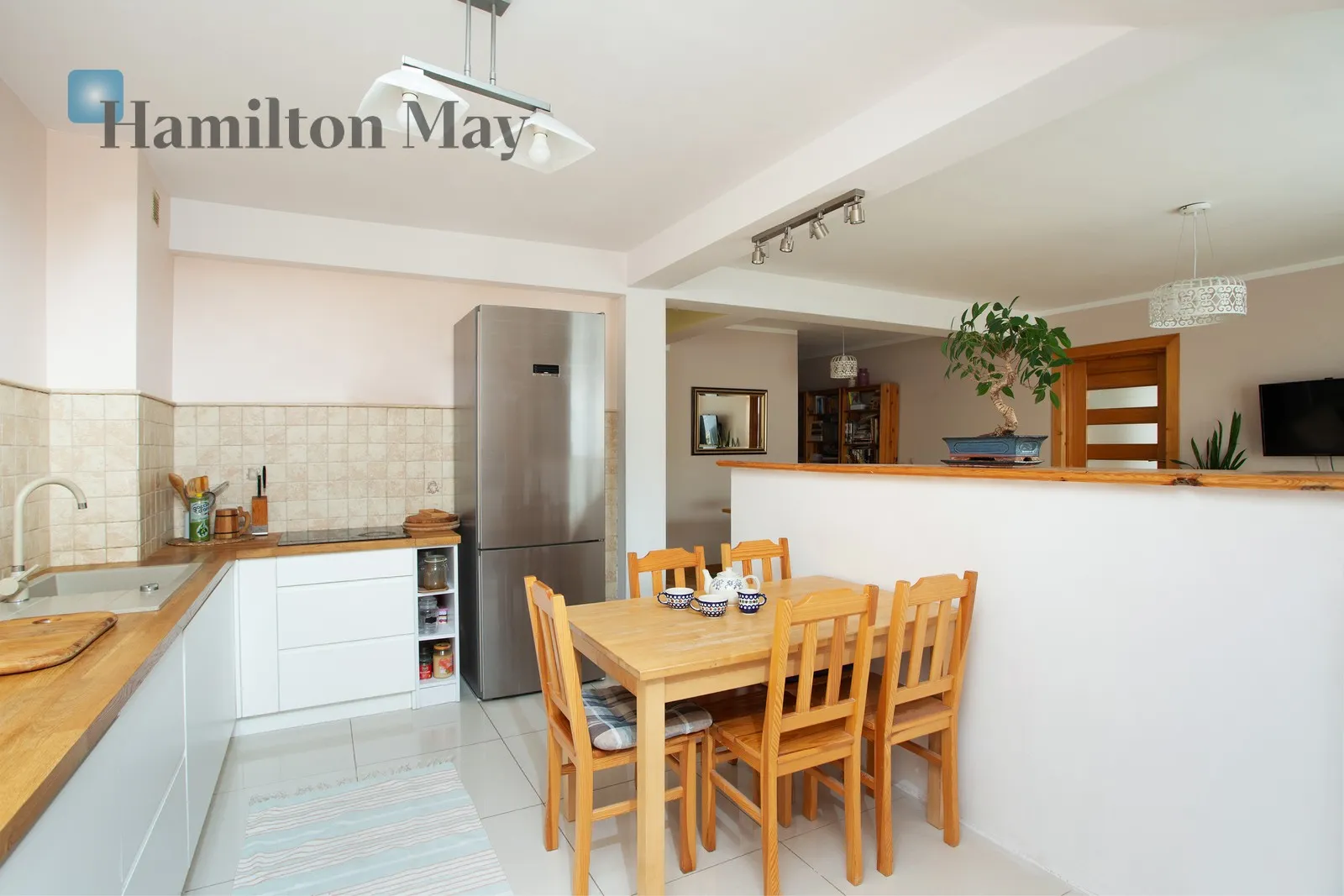 City: Kraków Street: Miechowska Region: Krowodrza Distance to centre: 1.73 km - slider