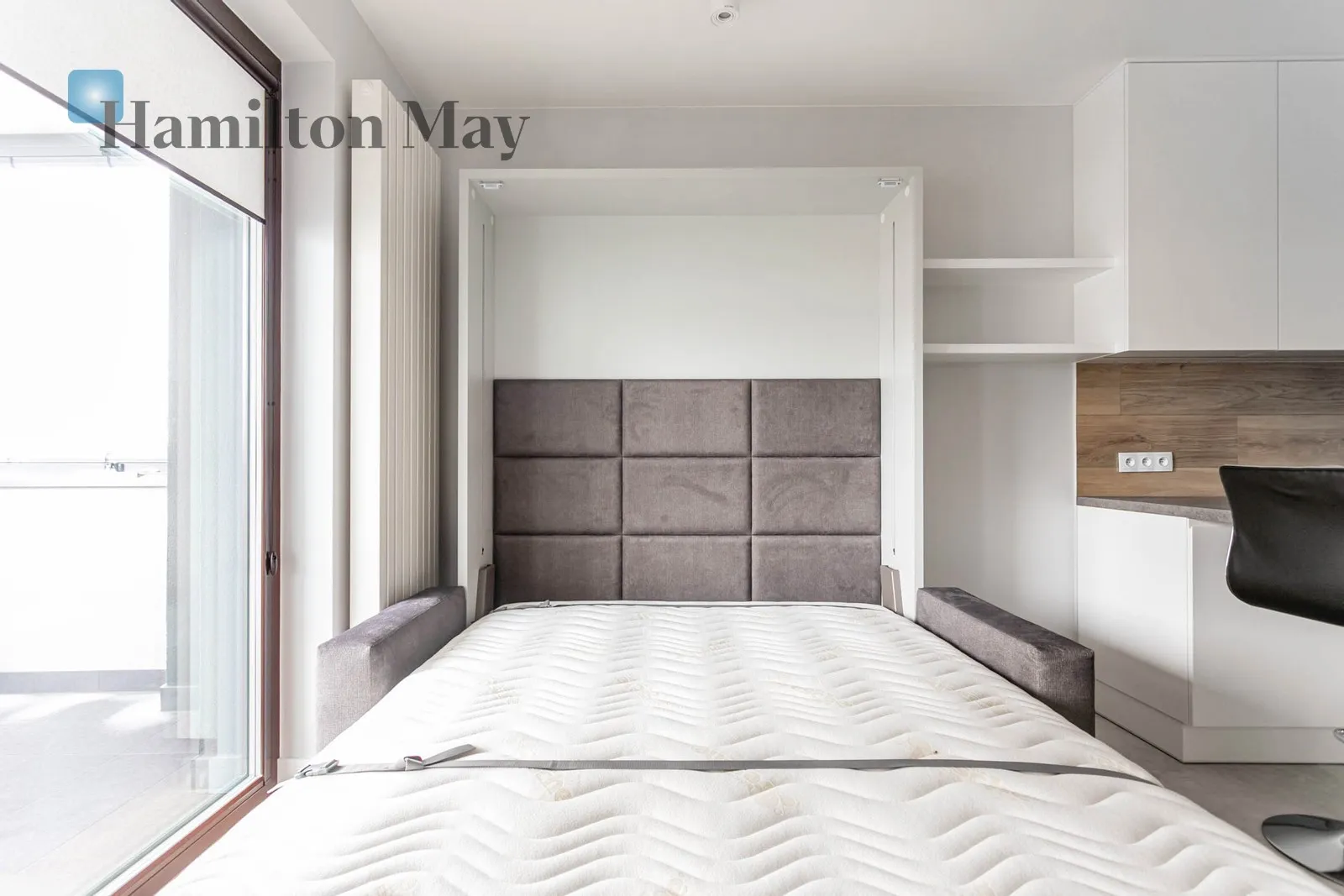 Region: Wola Subregion: Powązki Distance to centre: 3.72 km Level: 8 Price: 3150 PLN Bedrooms: 0 Bathrooms: 1 Size: 26m2 - slider