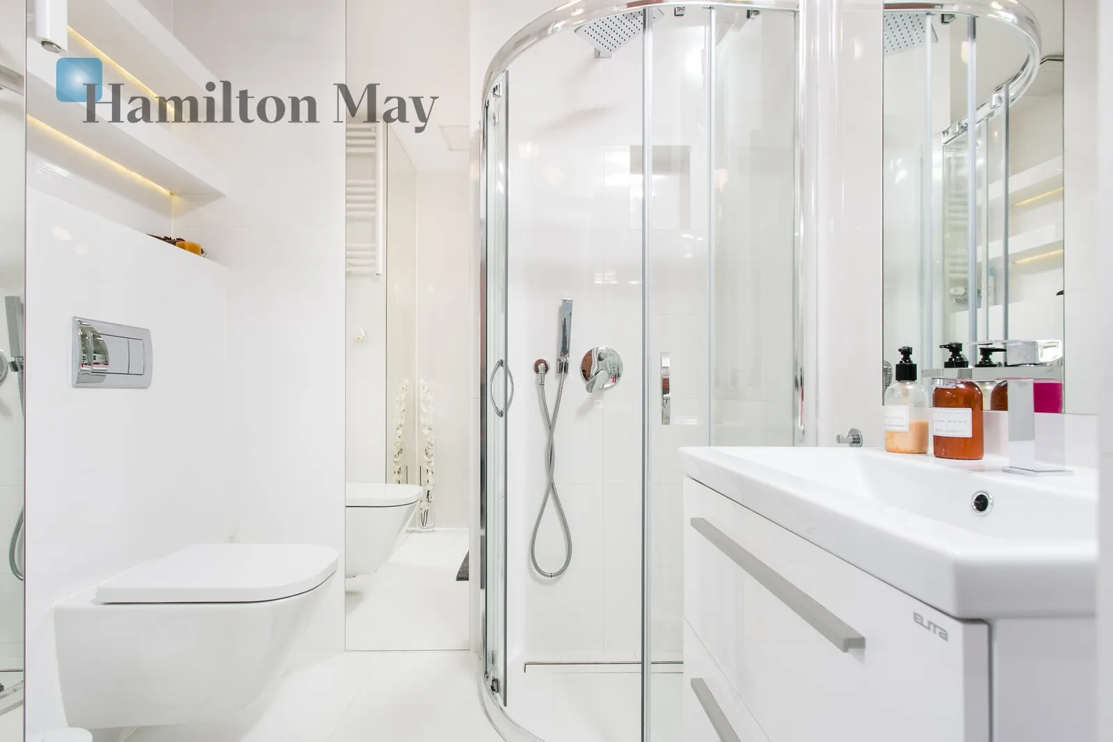 Region: Stare Miasto Level: 4 Price: 3200 PLN Bedrooms: 0 Bathrooms: 1 Size: 25m2 - slider