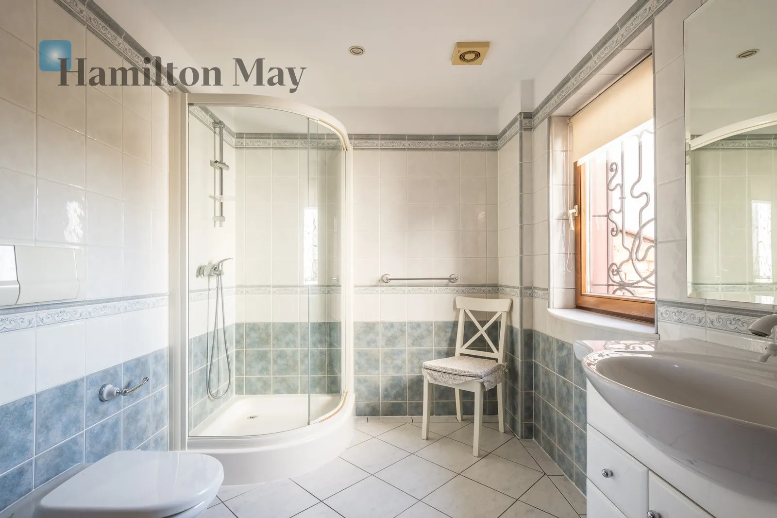 Price: 4500 PLN Bedrooms: 3 Bathrooms: 2 - slider