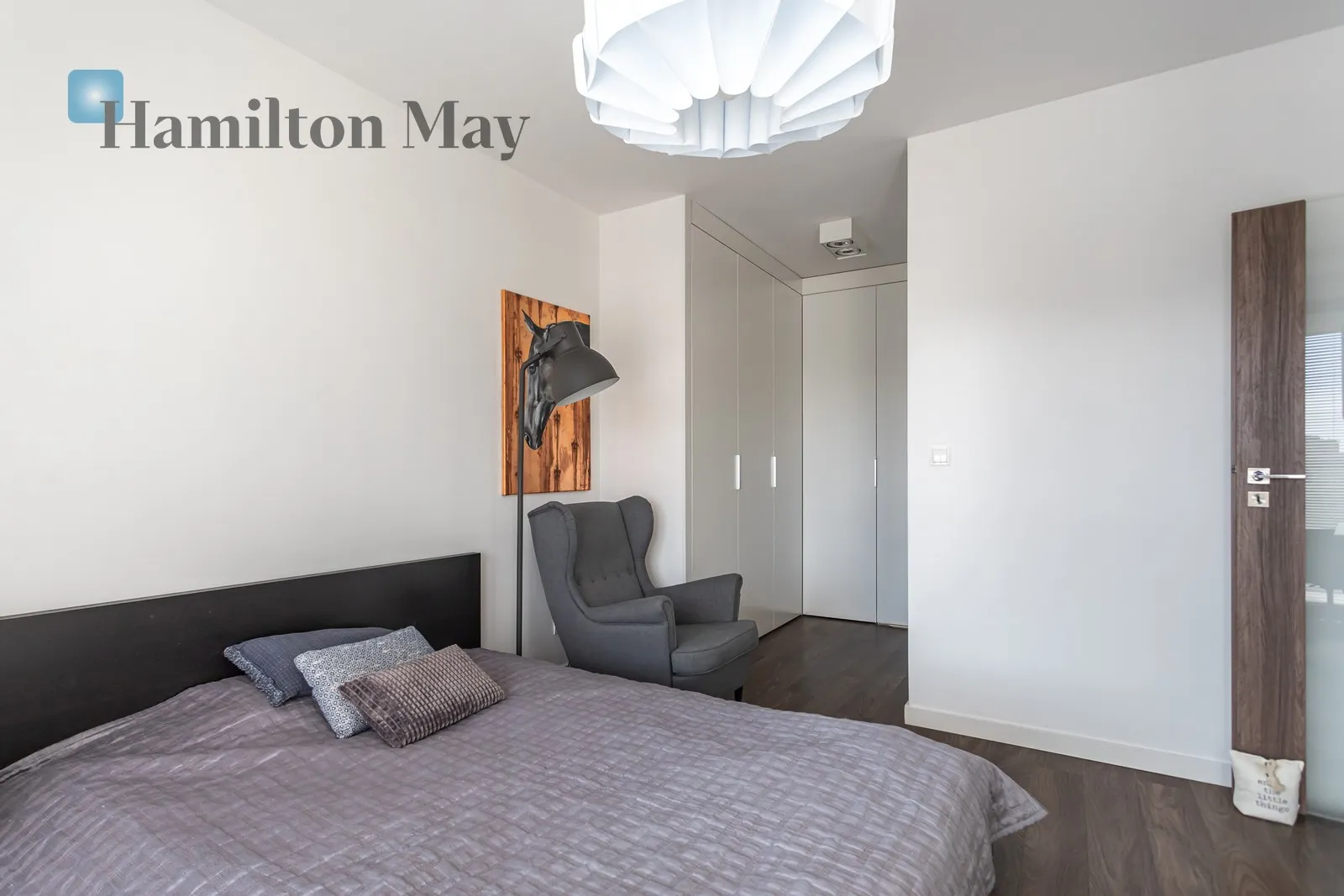 Subregion: Mirów Distance to centre: 1.56 km Level: 6 Price: 6800 PLN Bedrooms: 2 Bathrooms: 2 Size: 70m2 - slider