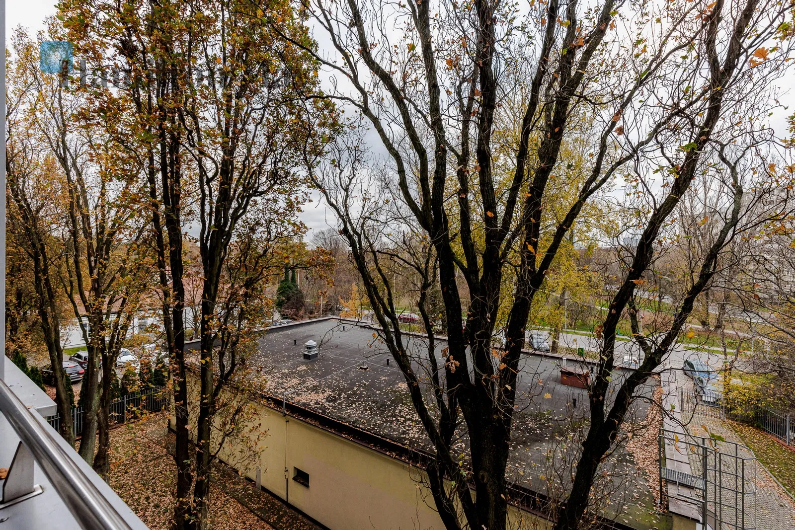 Level: 1 Price: 9500 PLN Bedrooms: 2 Bathrooms: 2 Size: 130m2 Price/m2: 73 PLN - slider