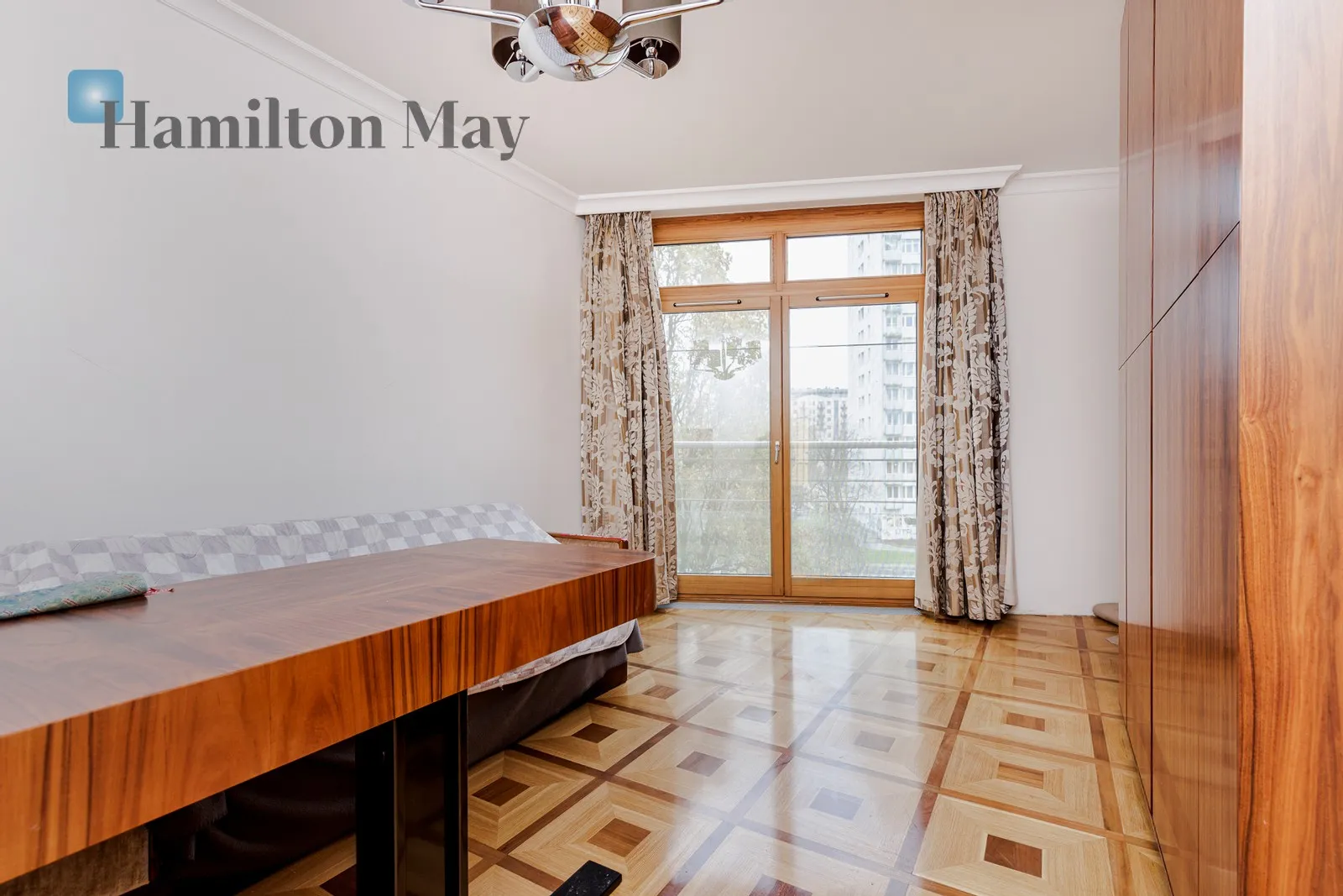 Subregion: Stary Mokotów Distance to centre: 2.75 km Level: 1 Price: 9500 PLN Bedrooms: 2 Bathrooms: 2 Size: 130m2 Price/m2: 73 PLN - slider