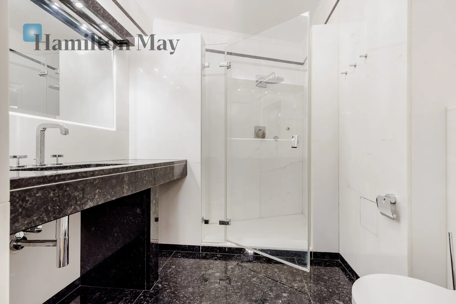 City: Warszawa Street: Biały Kamień Region: Mokotów Subregion: Stary Mokotów Distance to centre: 2.75 km Level: 1 Price: 9500 PLN - slider