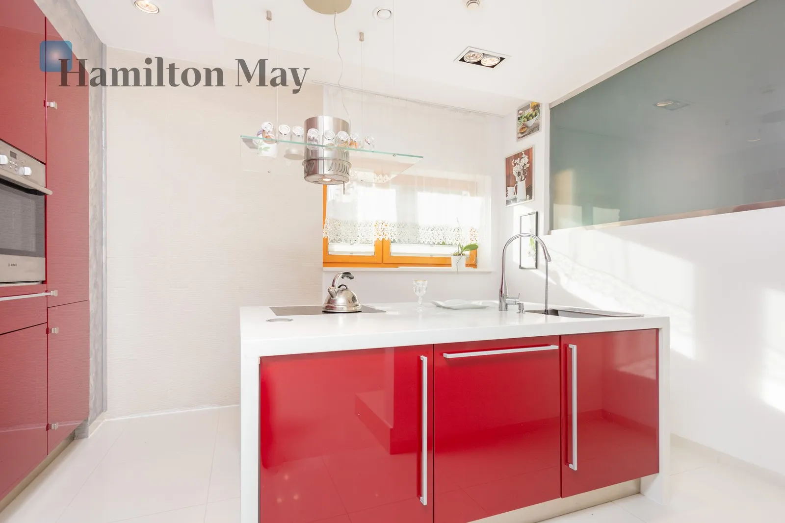 Region: Mogilany Distance to centre: 13.75 km Level: -9 Price: 9700 PLN Bedrooms: 3 Bathrooms: 2 Plot size: 537m2 Price/m2: 61 PLN - slider