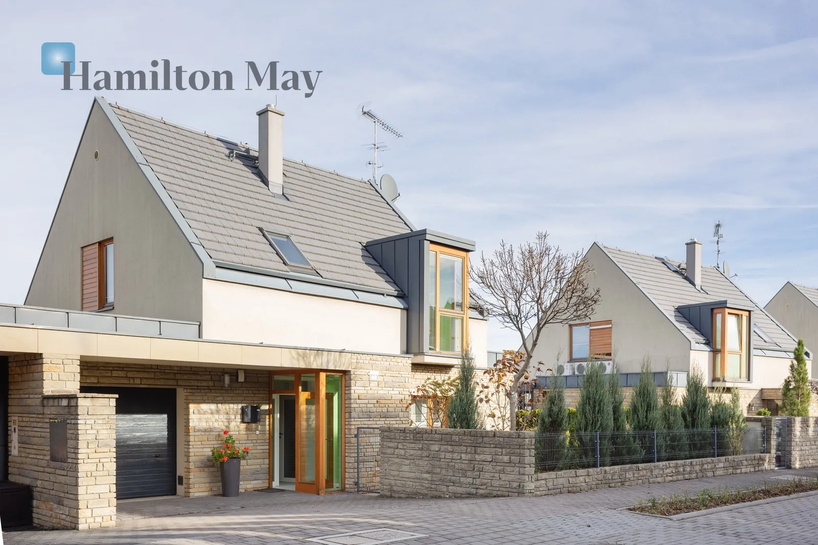 Price: 9700 PLN Bedrooms: 3 Bathrooms: 2 - slider