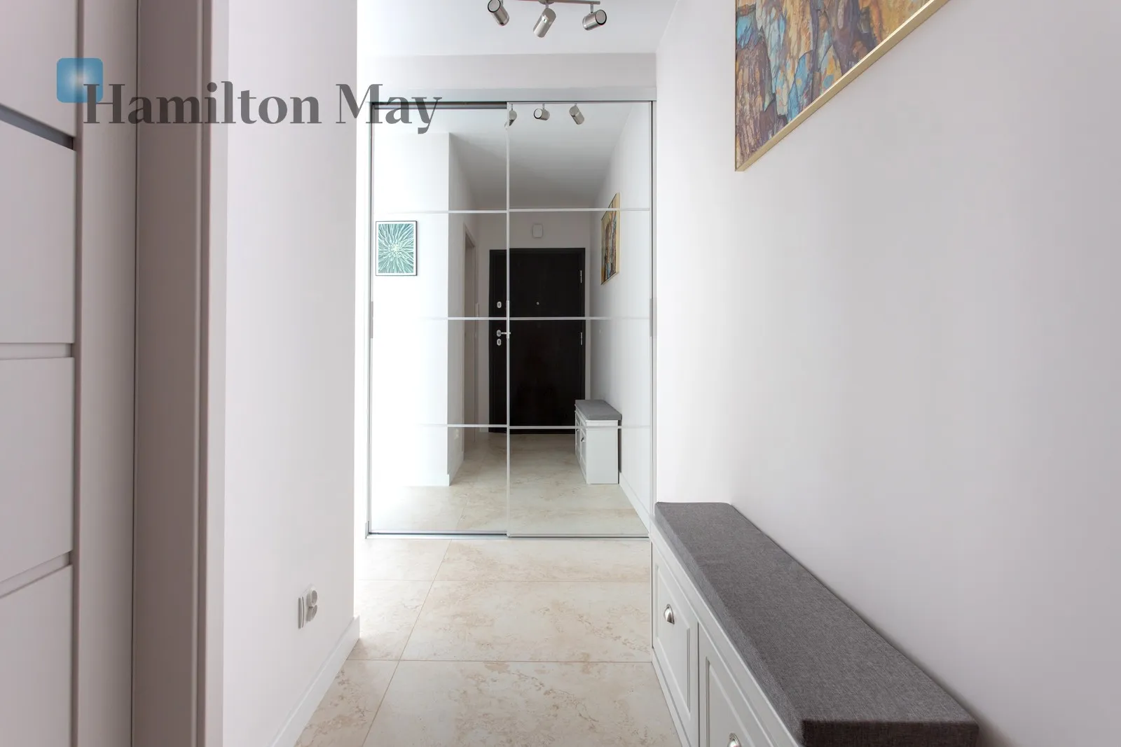Region: Śródmieście Subregion: Ołbin Distance to centre: 2.7 km Level: 8 Price: 3700 PLN Bedrooms: 1 Bathrooms: 1 Size: 44m2 - slider