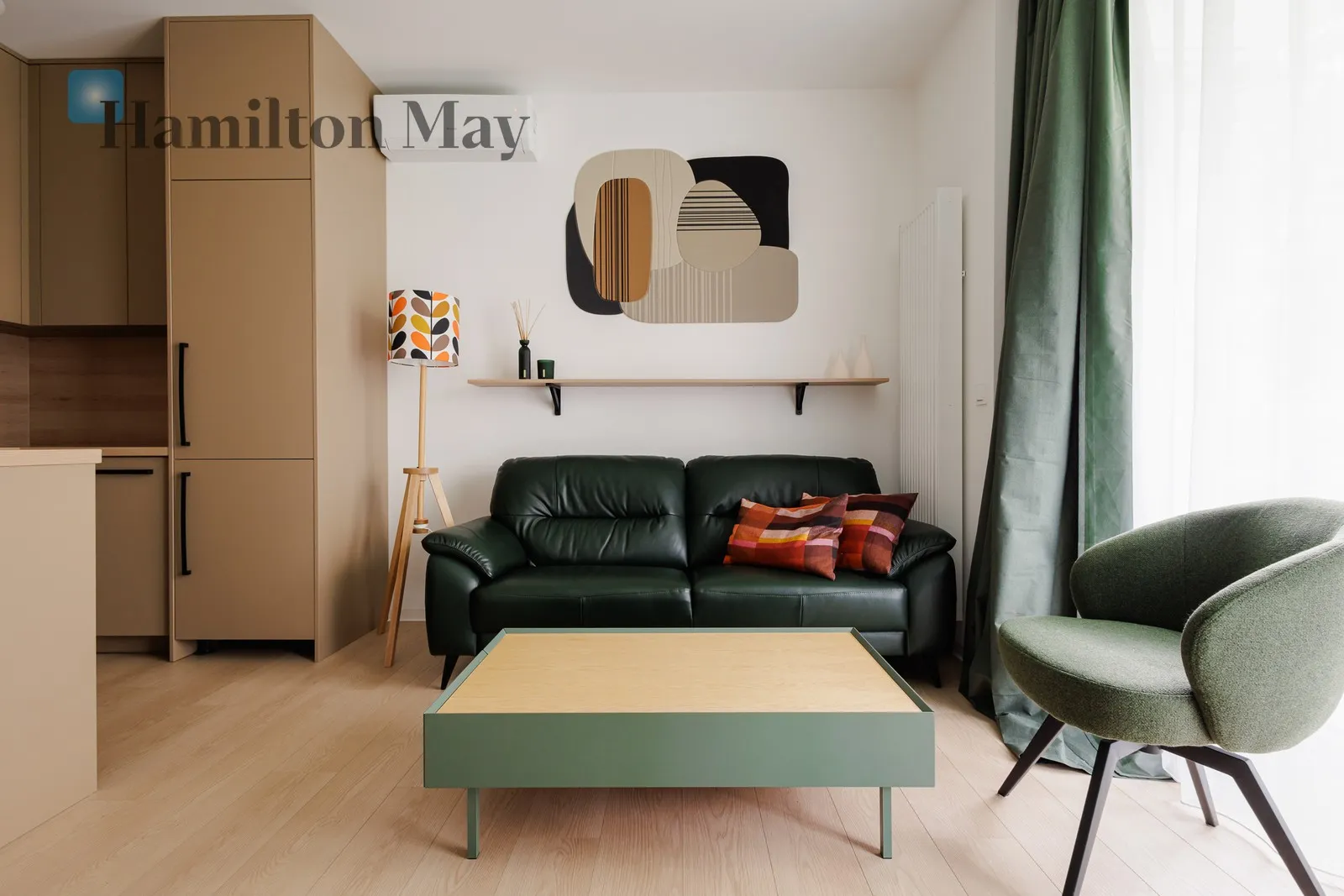 City: Warszawa Street: Chmielna Region: Wola Subregion: Mirów Distance to centre: 0.94 km Price: 4800 PLN Bedrooms: 1 Bathrooms: 1 - slider