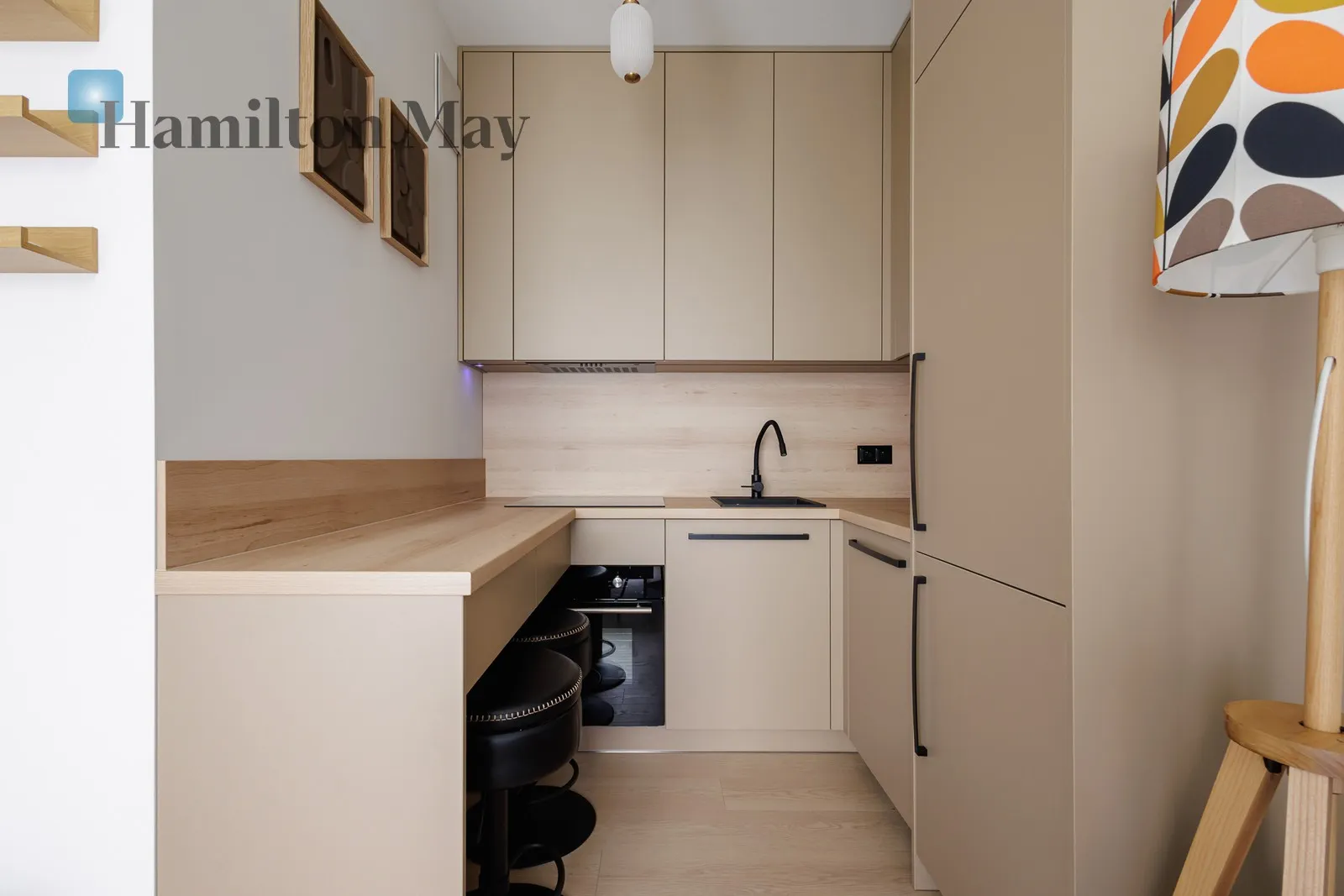Region: Wola Subregion: Mirów Distance to centre: 0.94 km Price: 4800 PLN Bedrooms: 1 Bathrooms: 1 Size: 32m2 Price/m2: 150 PLN - slider