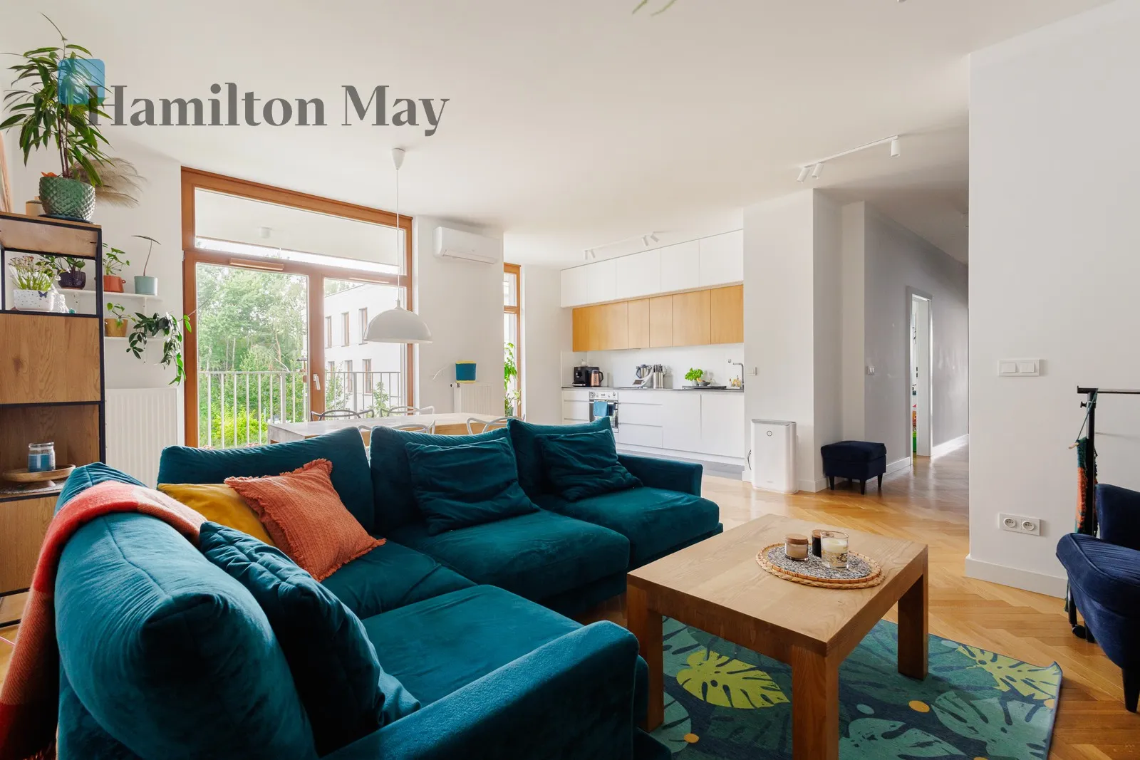 City: Warszawa Street: Dzikich Jabłoni Region: Mokotów Subregion: Stegny Distance to centre: 5.7 km Level: 1 Price: 8000 PLN Bedrooms: 3 Bathrooms: 2 Size: 93.4m2 Price/m2: 86 PLN - slider