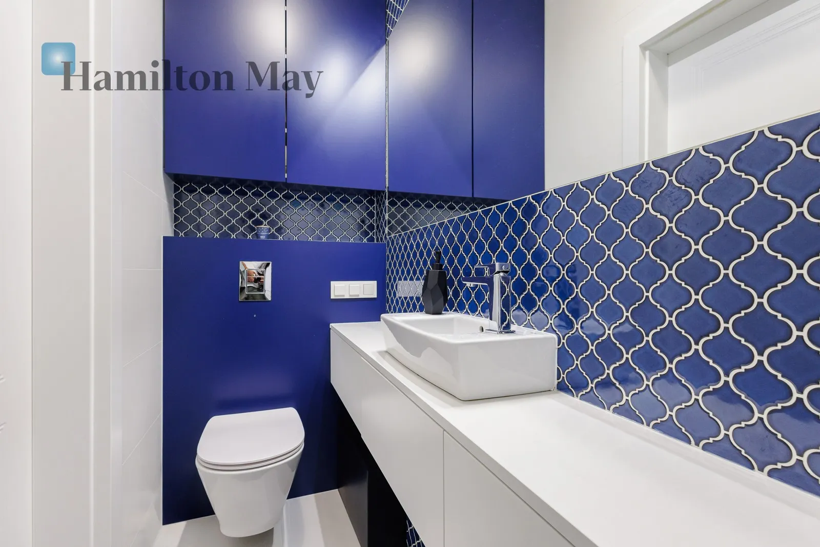 Subregion: Stegny Distance to centre: 5.7 km Level: 1 Price: 8000 PLN Bedrooms: 3 Bathrooms: 2 Size: 93.4m2 - slider