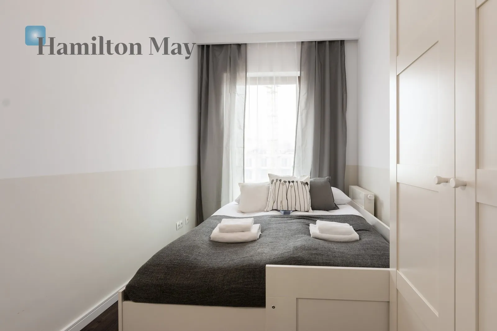 City: Kraków Street: Rakowicka Region: Stare Miasto Distance to centre: 1.44 km Level: 4 Price: 1756080 PLN Bedrooms: 2 - slider