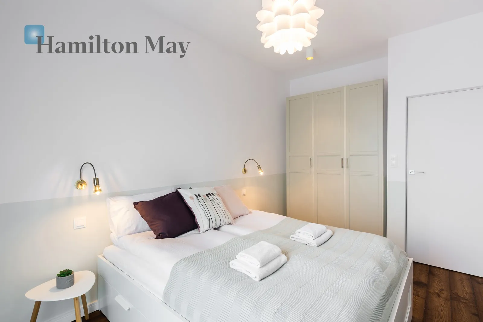 Region: Stare Miasto Distance to centre: 1.44 km Level: 4 Price: 1756080 PLN Bedrooms: 2 Bathrooms: 1 Size: 73.17m2 - slider