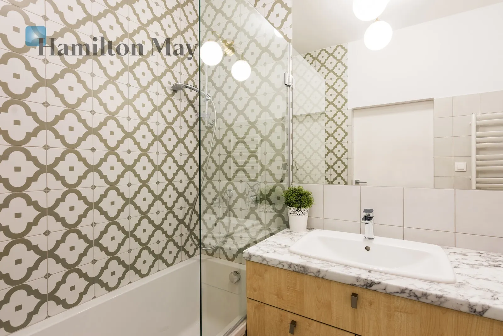 Distance to centre: 1.44 km Level: 4 Price: 1756080 PLN Bedrooms: 2 Bathrooms: 1 Size: 73.17m2 Price/m2: 24000 PLN - slider