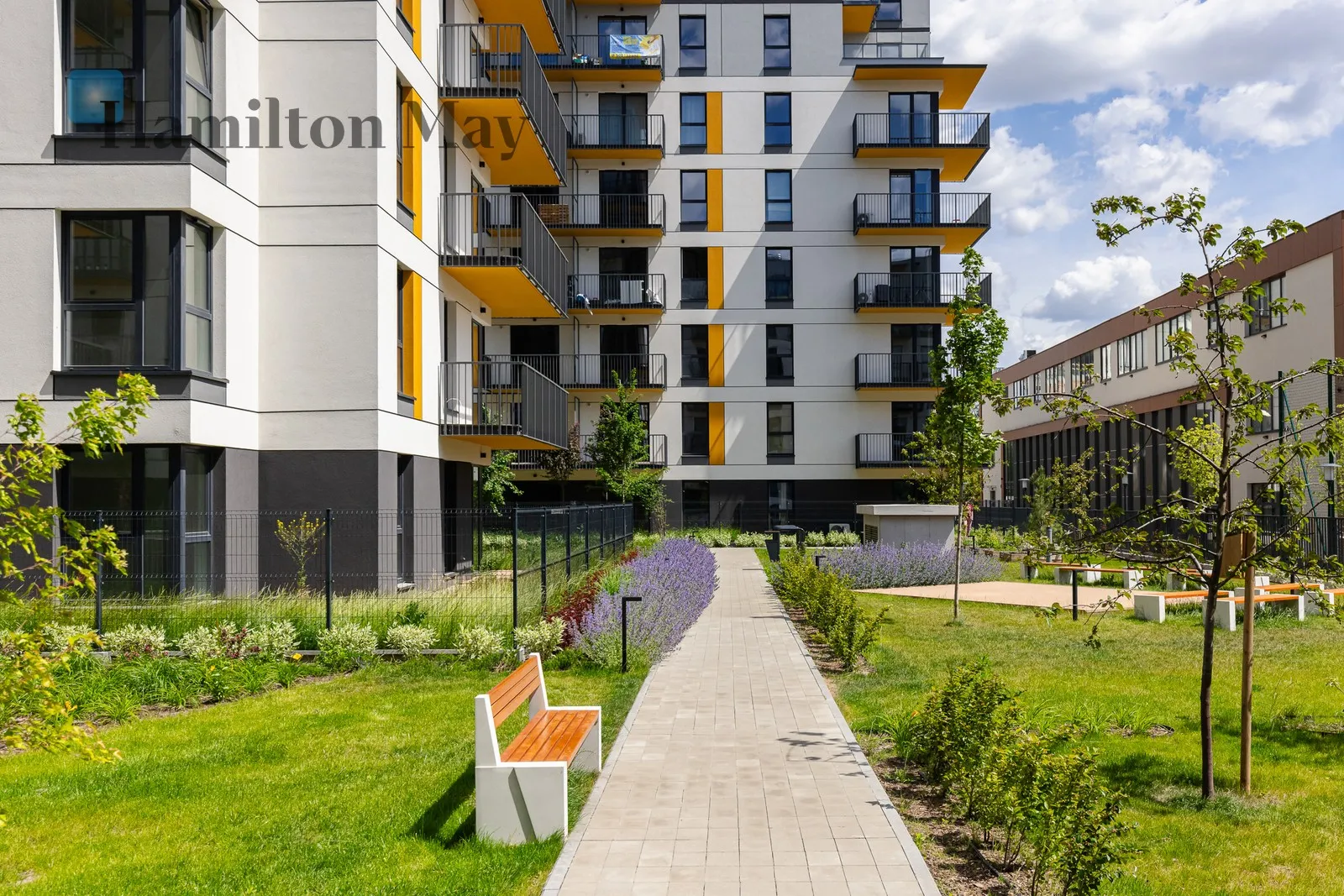 Subregion: Szamoty Distance to centre: 8.99 km Level: 6 Price: 4700 PLN Bedrooms: 2 Bathrooms: 1 - slider