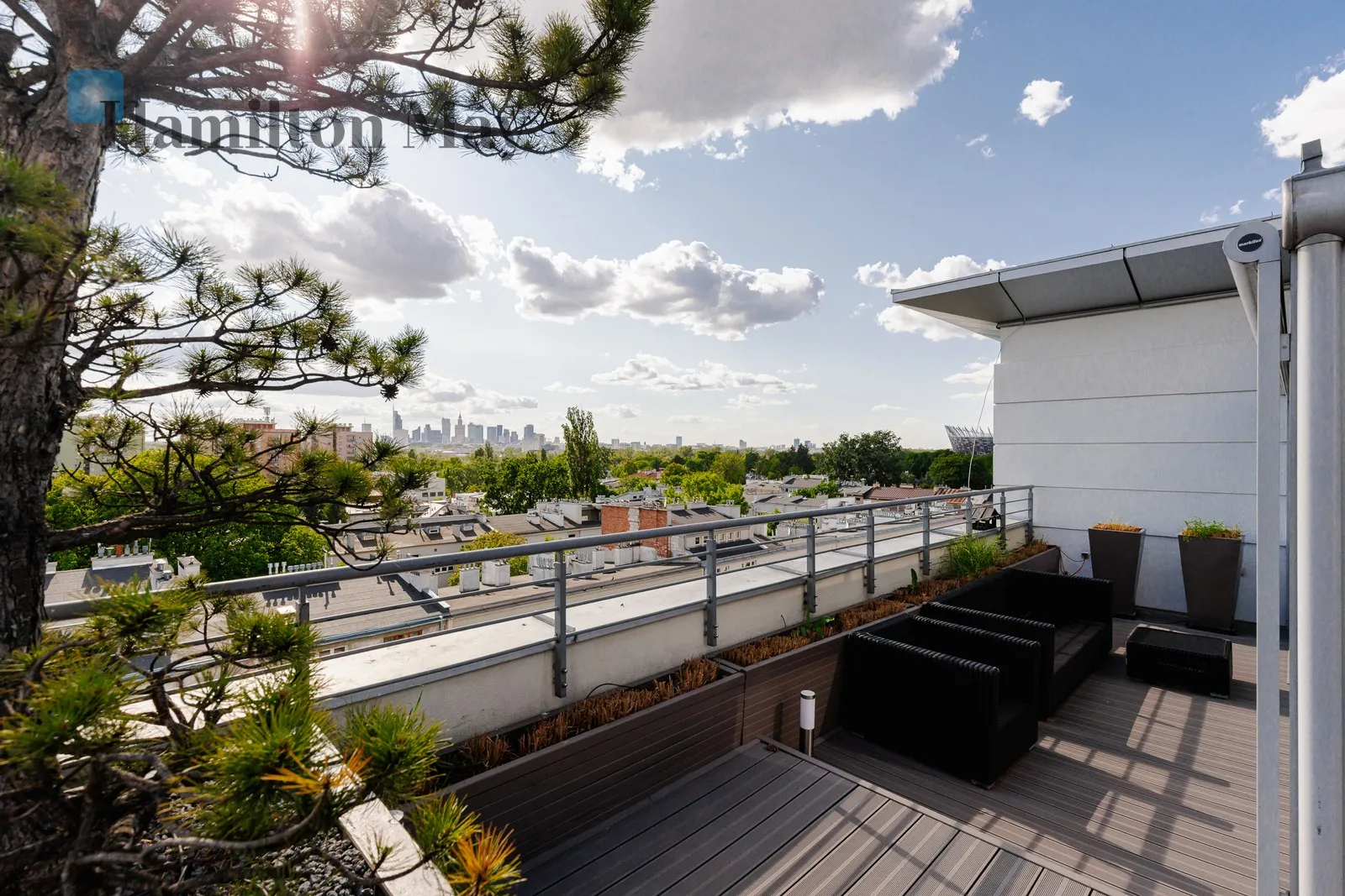 Comfortable penthouse with a view of the Warsaw skyline - slider