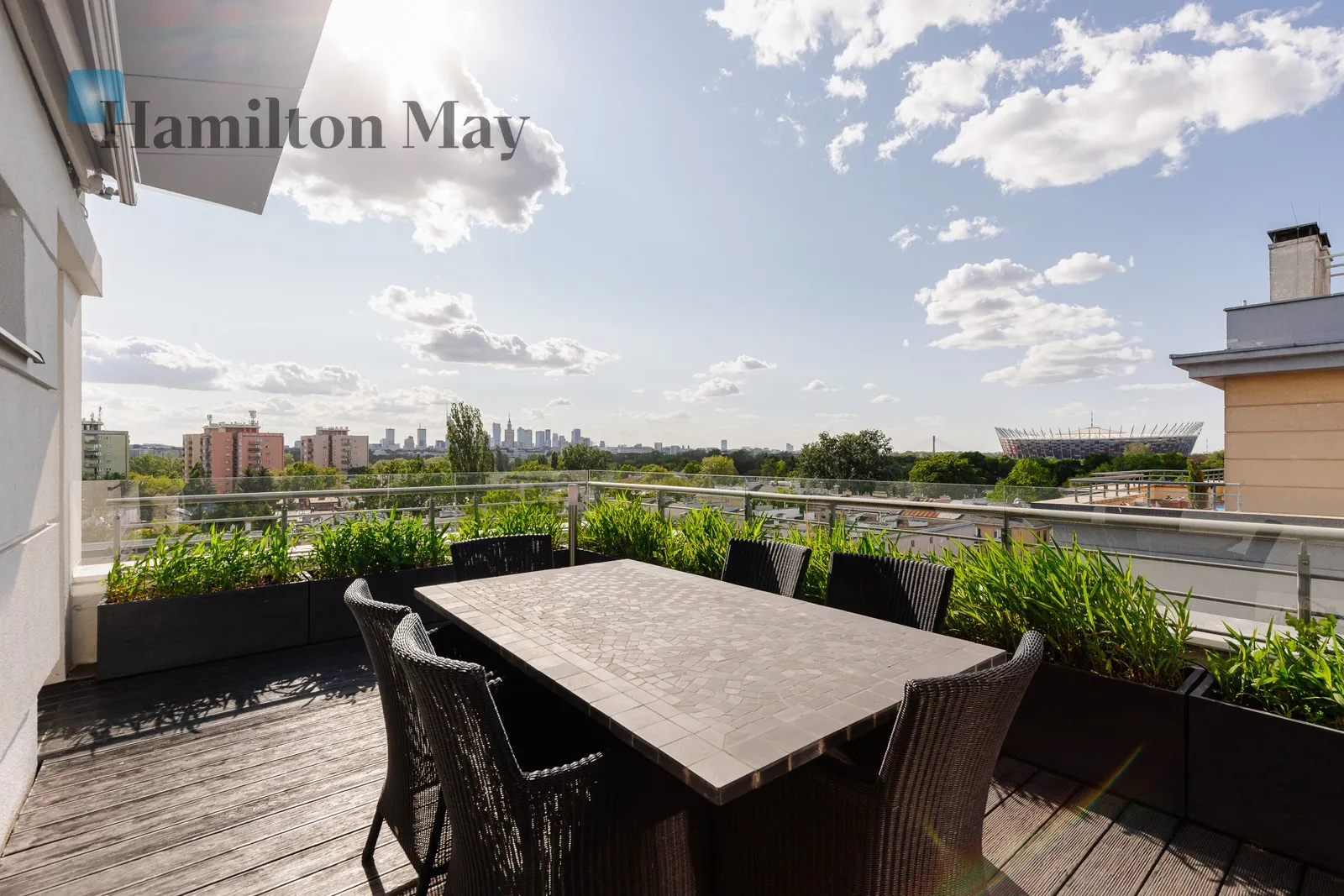 Comfortable penthouse with a view of the Warsaw skyline - slider