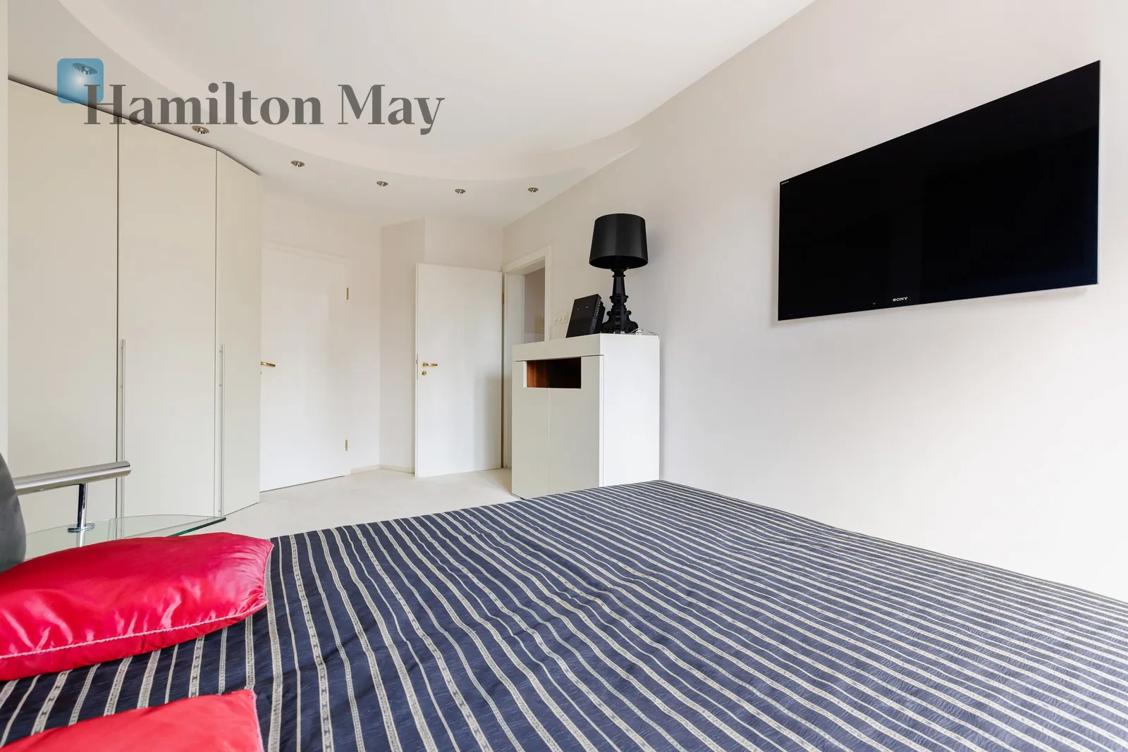 Wyjątkowy apartament tuż przy Placu Europejskim - slider