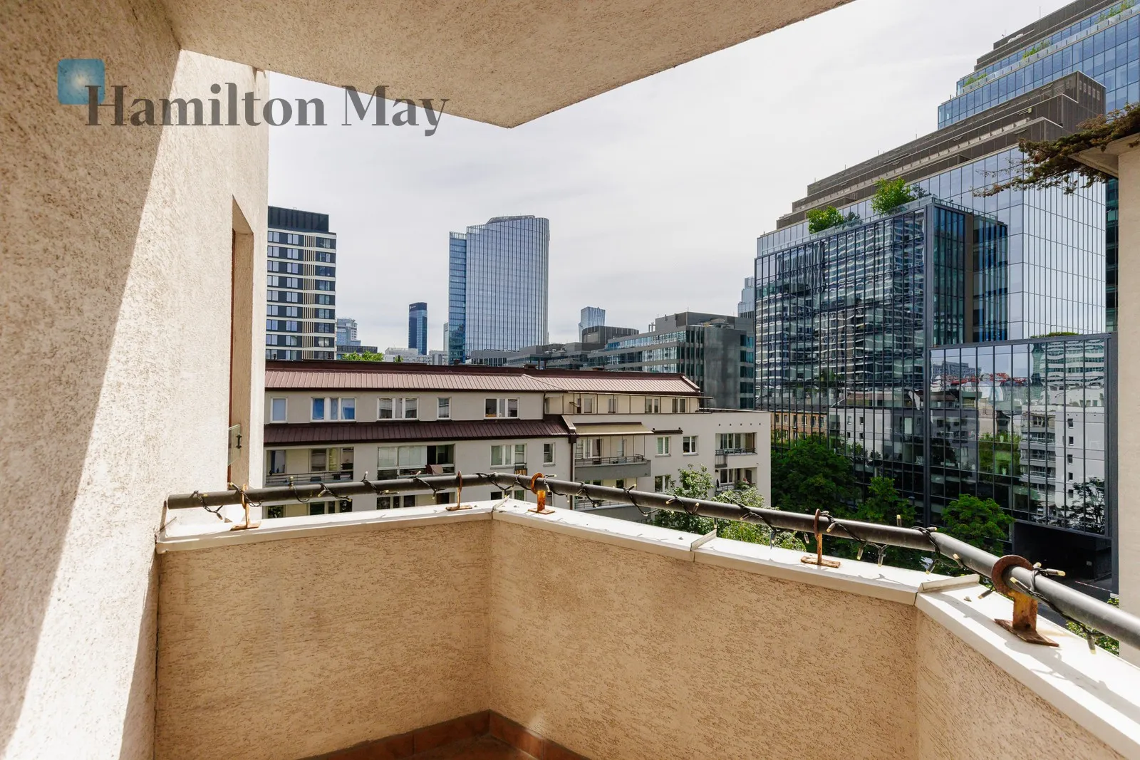 Wyjątkowy apartament tuż przy Placu Europejskim - slider