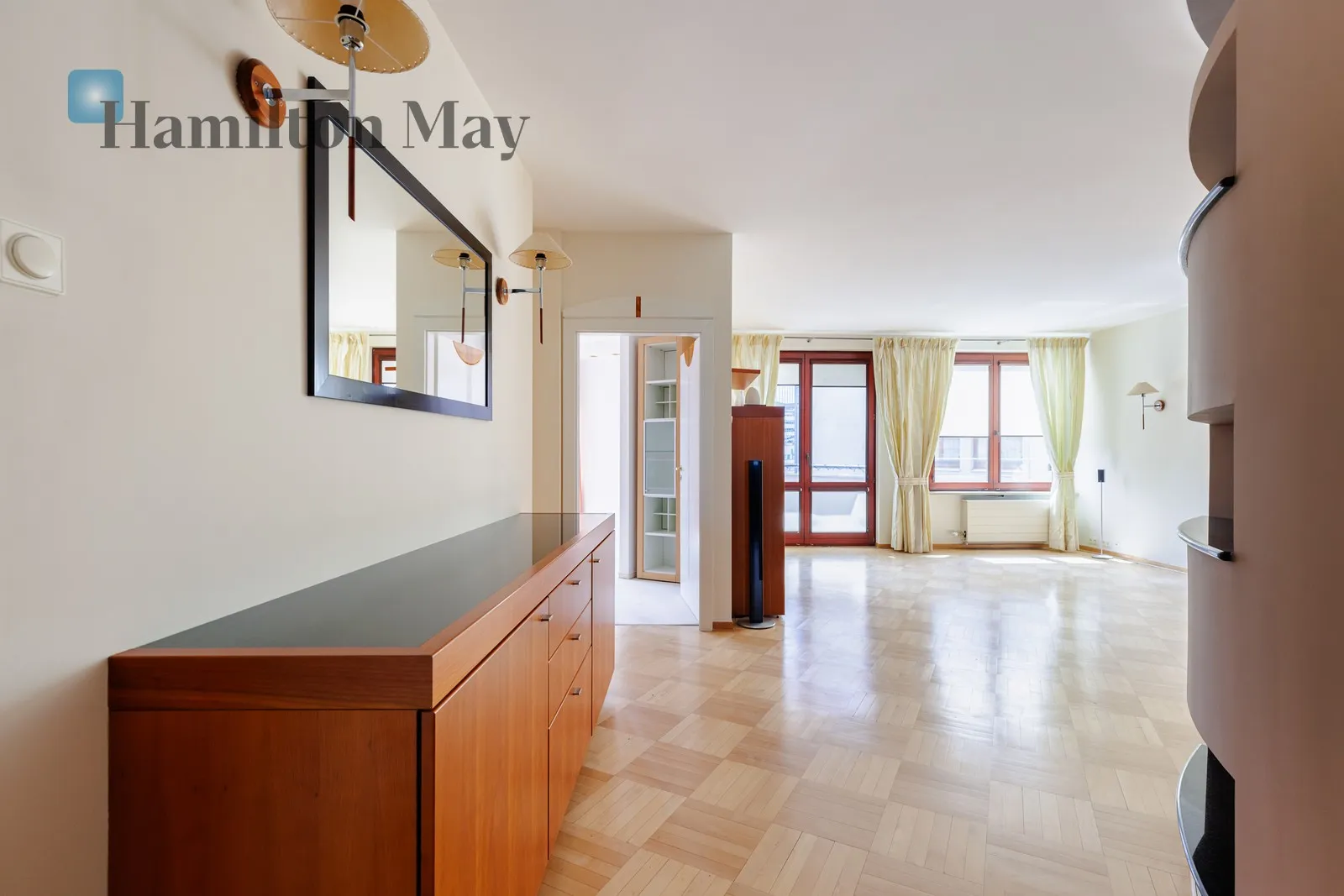 Wyjątkowy apartament tuż przy Placu Europejskim - slider