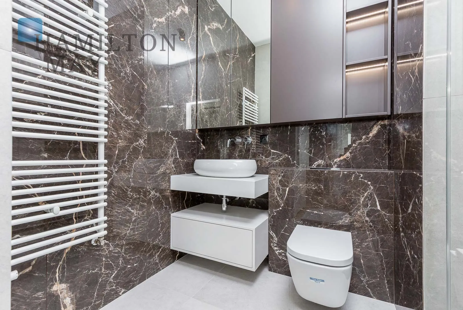 A stylish three-bedroom apartment for rent in Browary Warszawskie - slider