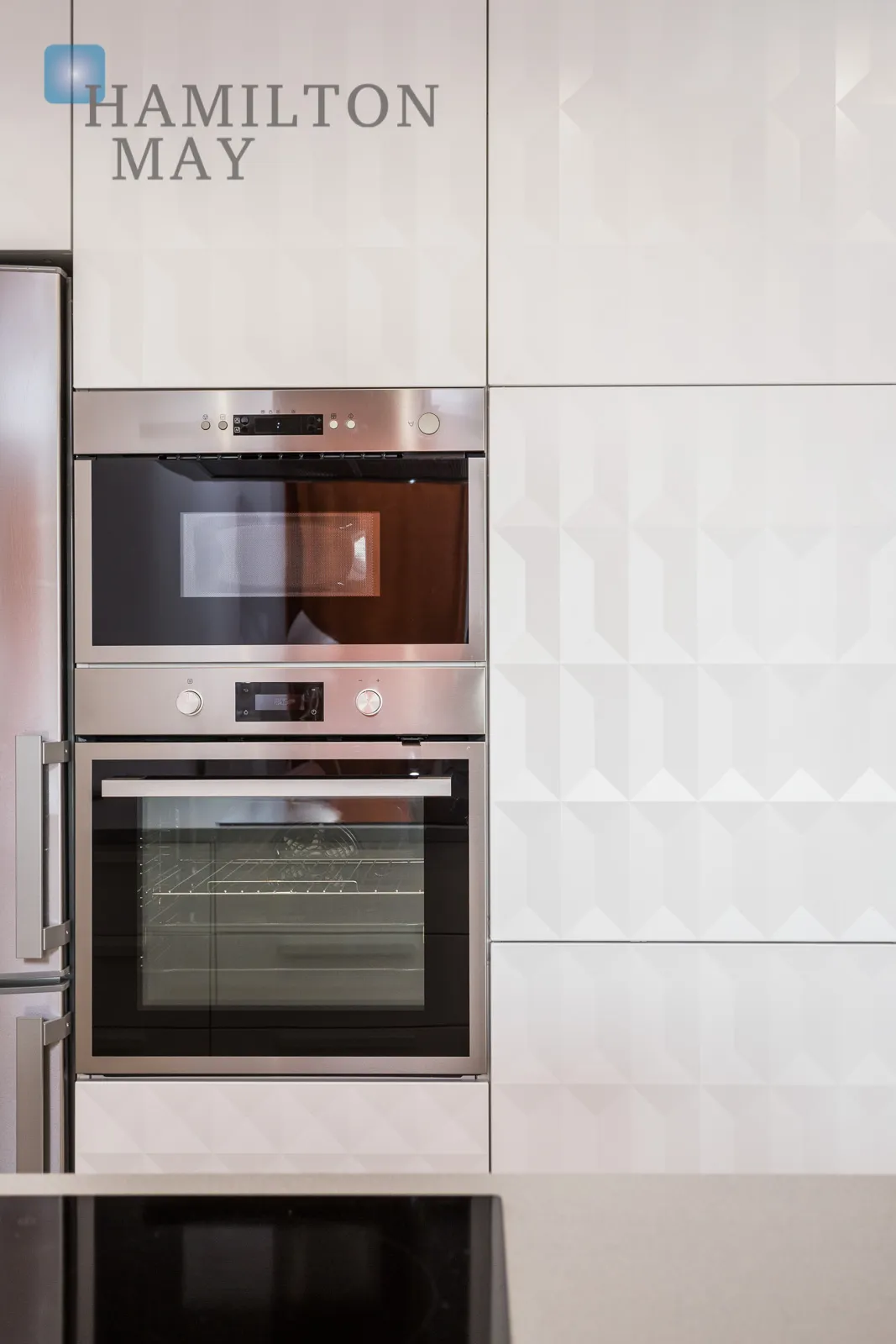 Exclusive, two-story apartment with a dressing room and two bathrooms - slider