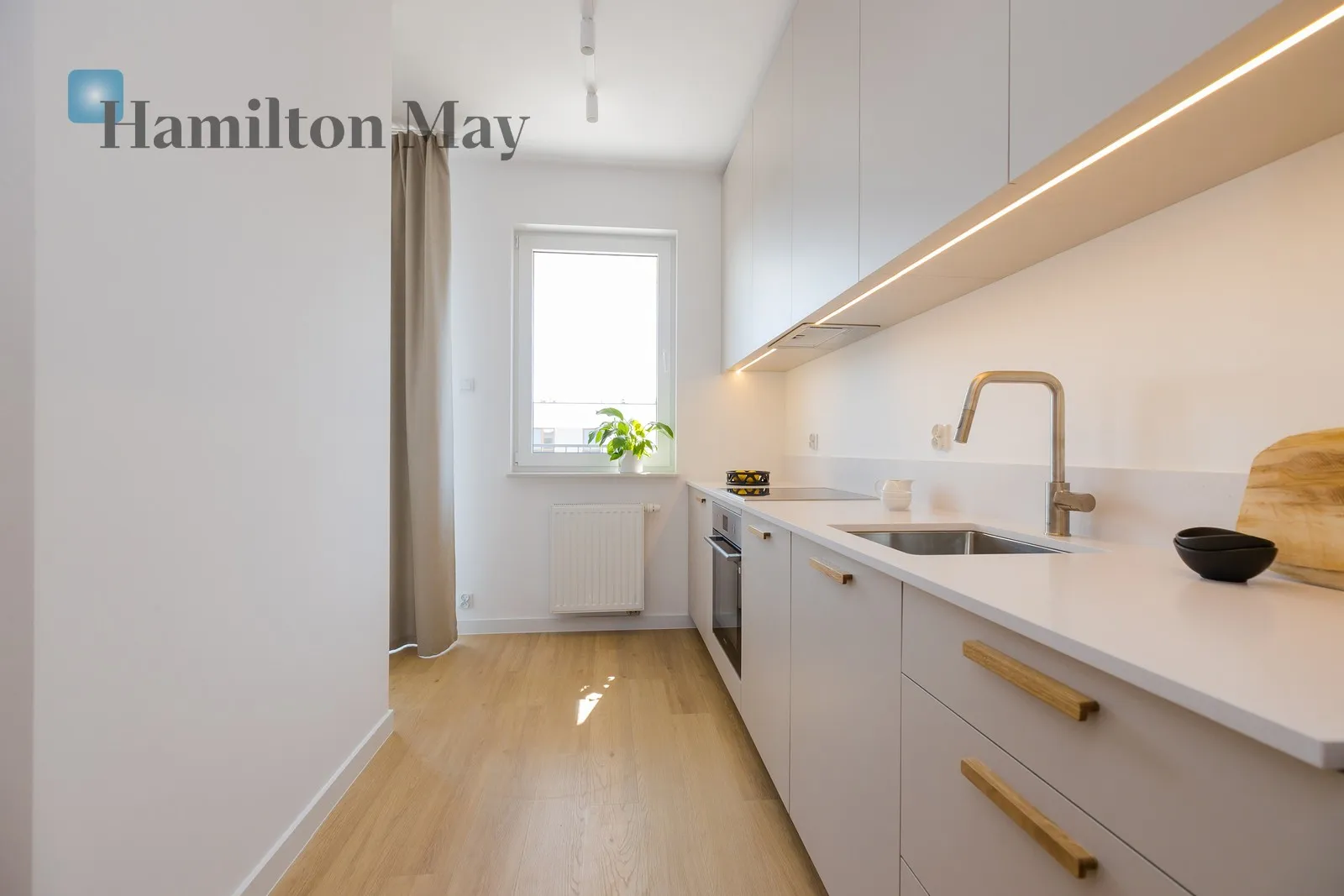 Street: Myśliwska Region: Podgórze Subregion: Płaszów Distance to centre: 4.69 km Level: 4 Price: 815000 PLN Bedrooms: 1 Bathrooms: 1 Size: 46.58m2 - slider