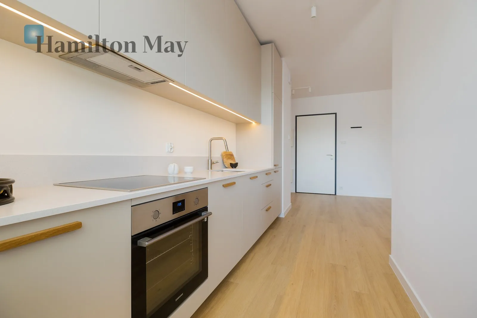 Region: Podgórze Subregion: Płaszów Distance to centre: 4.69 km Level: 4 Price: 815000 PLN Bedrooms: 1 Bathrooms: 1 Size: 46.58m2 Price/m2: 17497 PLN - slider