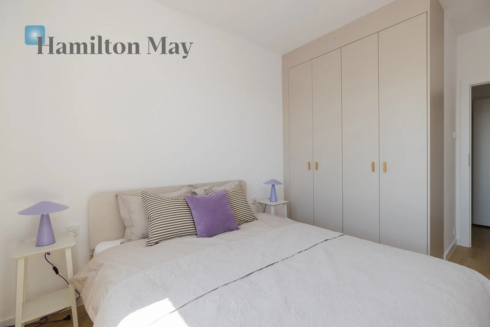 City: Kraków Street: Myśliwska Region: Podgórze Subregion: Płaszów Distance to centre: 4.69 km Level: 4 Price: 815000 PLN - slider