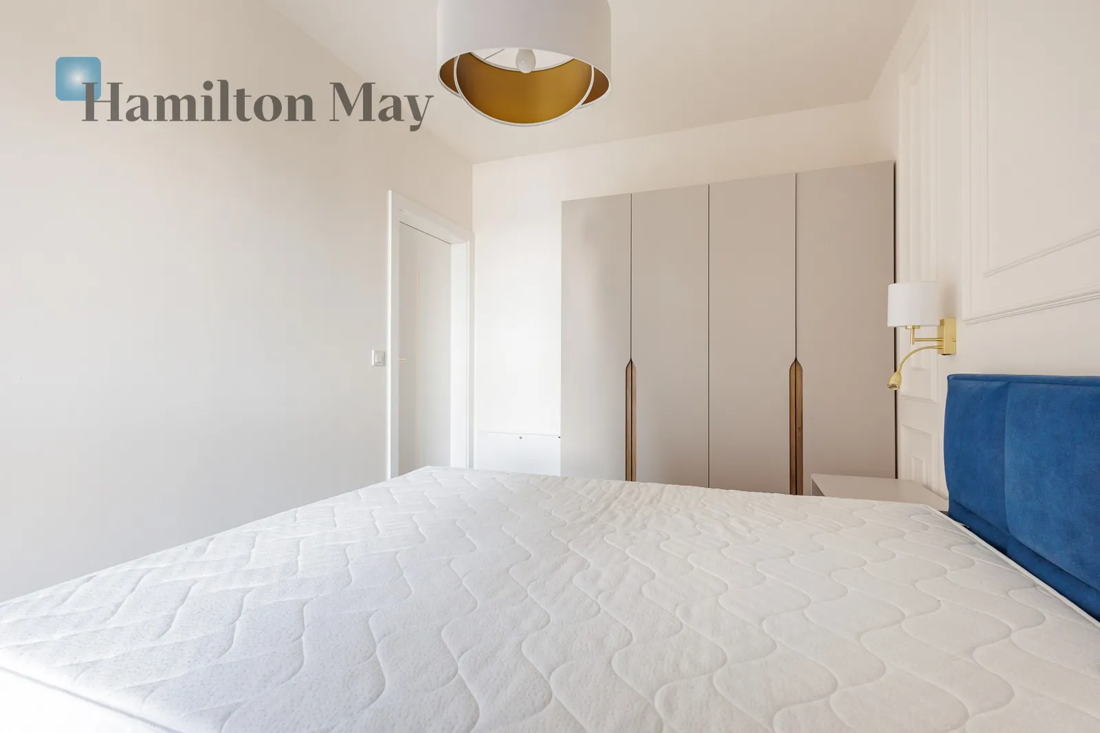 Street: Prosta Region: Wola Distance to centre: 1.99 km Level: 6 Price: 5000 PLN Bedrooms: 1 - slider