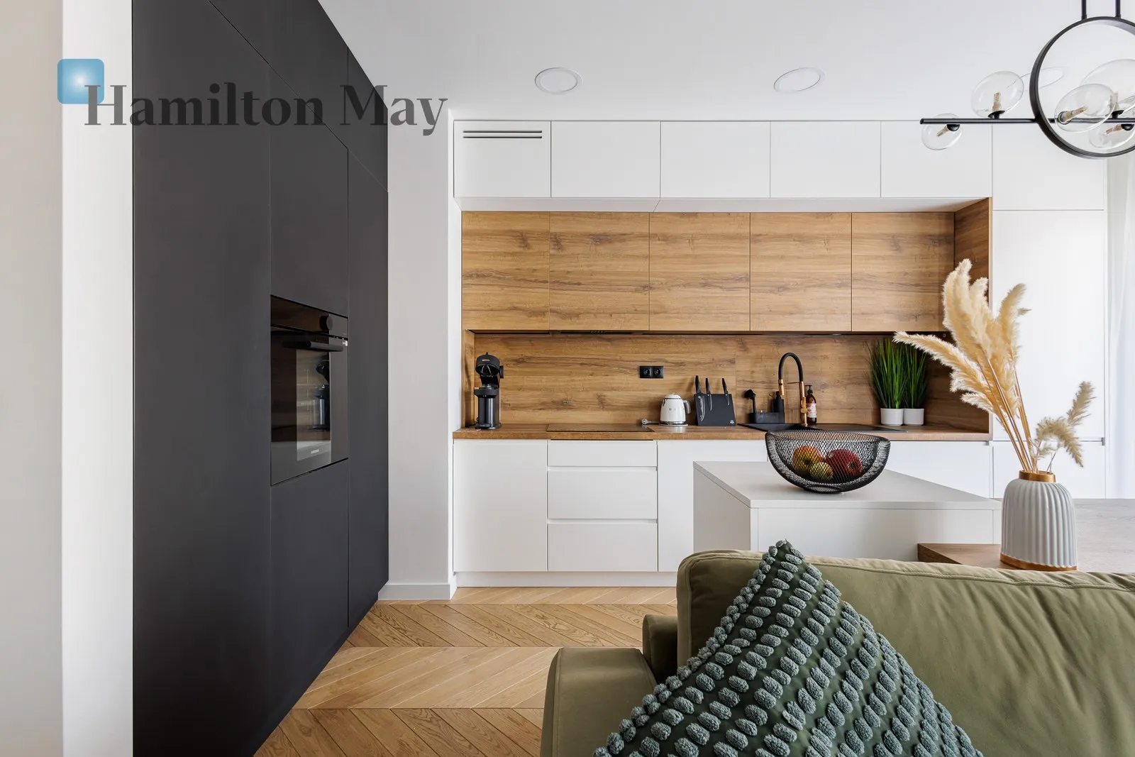 City: Warszawa Street: Jana Kazimierza Region: Wola Subregion: Odolany Distance to centre: 5.02 km Level: 3 Price: 6000 PLN Bedrooms: 2 Bathrooms: 1 - slider