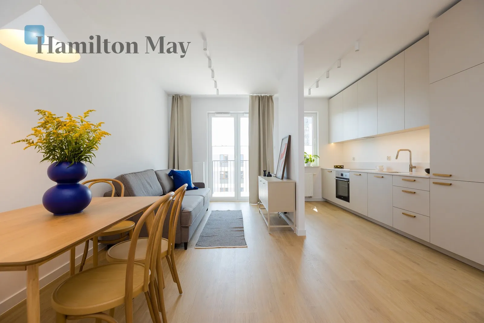 City: Kraków Street: Myśliwska Region: Podgórze Subregion: Płaszów Distance to centre: 4.69 km Level: 5 Price: 819000 PLN Bedrooms: 1 Bathrooms: 1 Size: 46.55m2 - slider