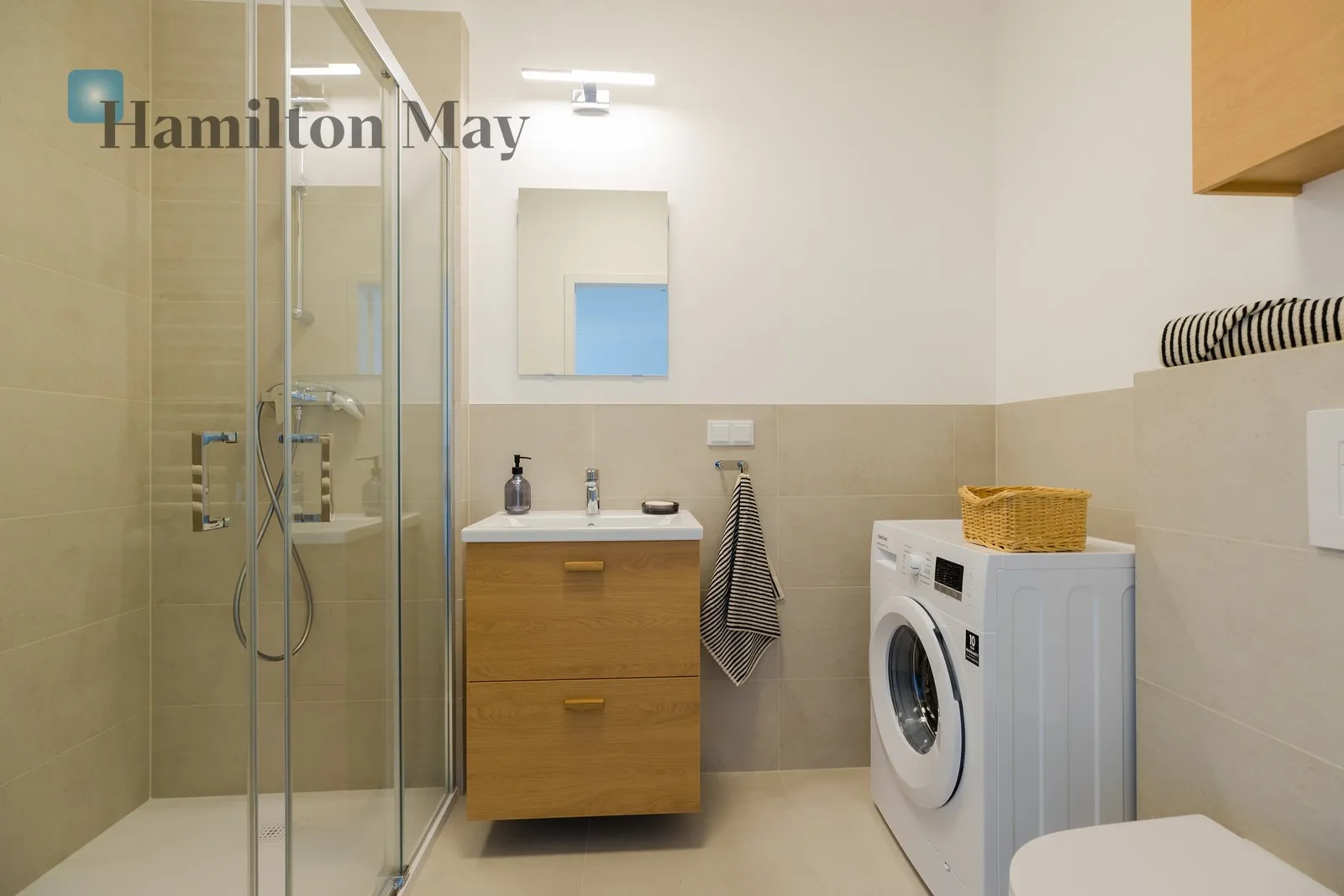 Region: Podgórze Subregion: Płaszów Distance to centre: 4.69 km Level: 5 Price: 819000 PLN Bedrooms: 1 Bathrooms: 1 Size: 46.55m2 - slider