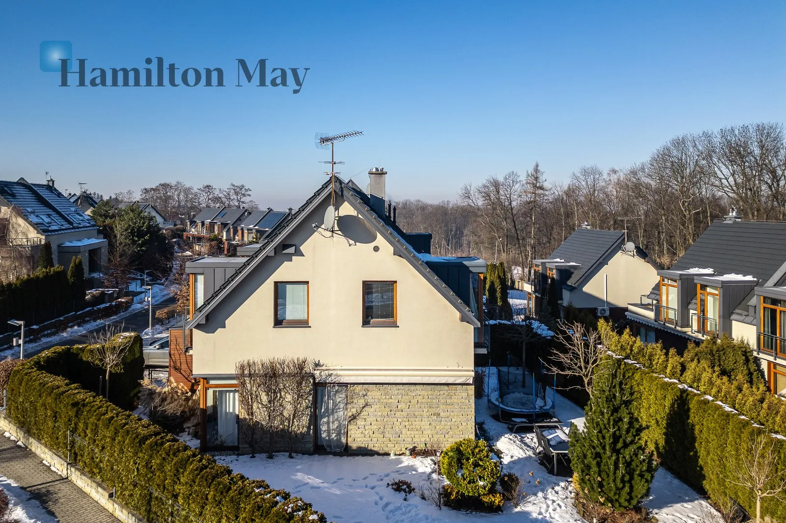 An elegant, comfortable semi-detached house on Parkowe Wzgórze in Mogilany - slider