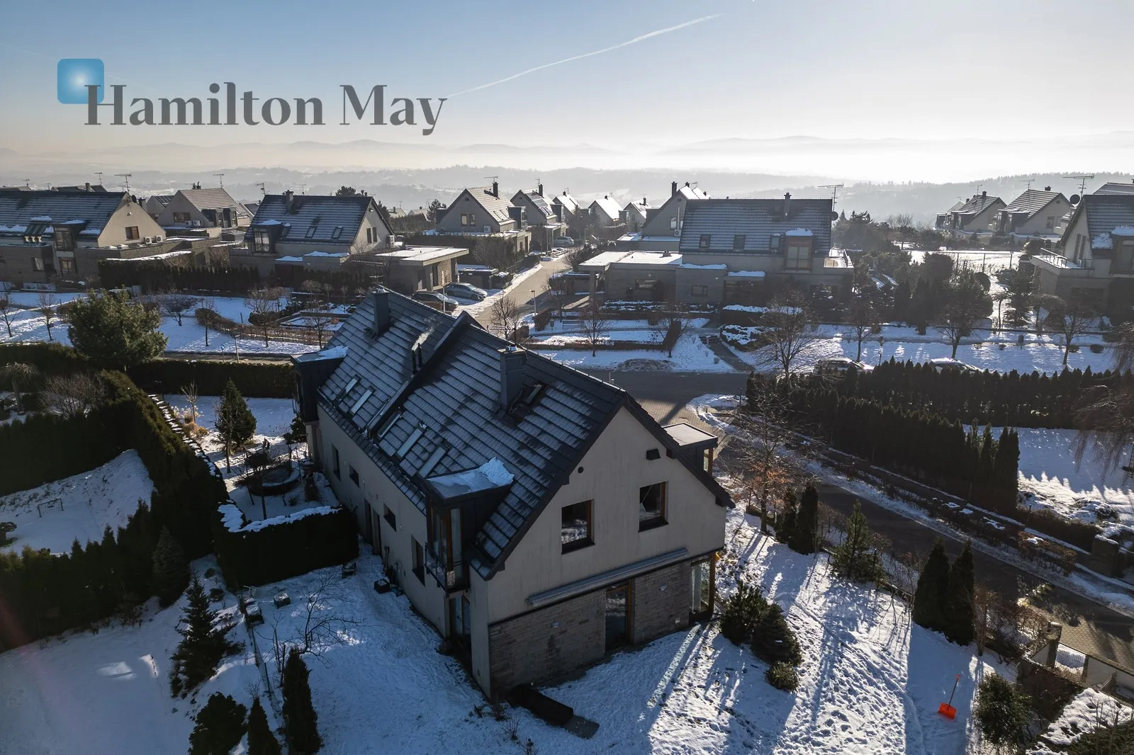 An elegant, comfortable semi-detached house on Parkowe Wzgórze in Mogilany - slider