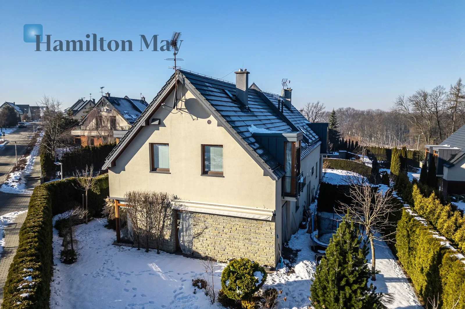 An elegant, comfortable semi-detached house on Parkowe Wzgórze in Mogilany - slider