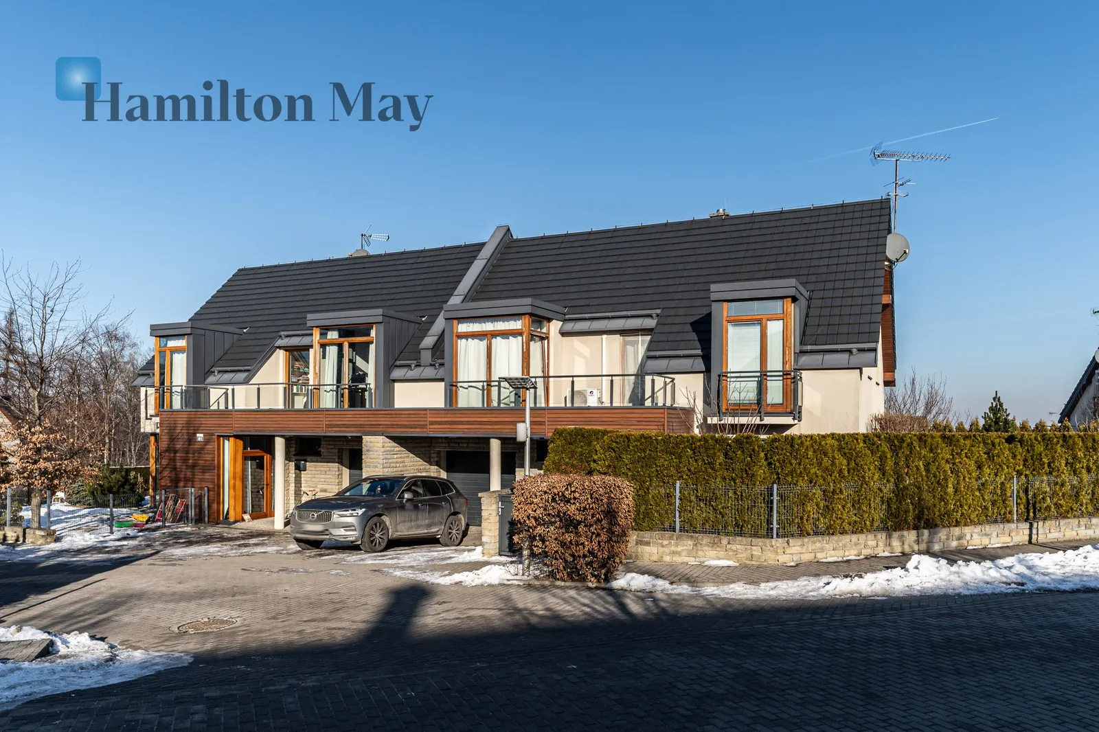 An elegant, comfortable semi-detached house on Parkowe Wzgórze in Mogilany - slider