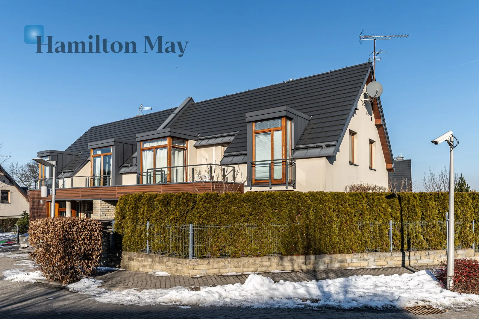 An elegant, comfortable semi-detached house on Parkowe Wzgórze in Mogilany - slider