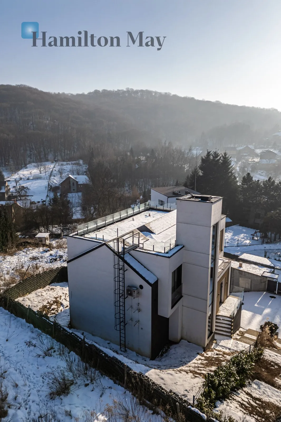 Subregion: Wola Justowska Distance to centre: 6.85 km Price: 5950000 PLN - slider