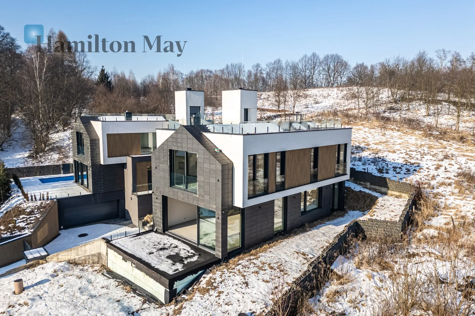 Region: Zwierzyniec Subregion: Wola Justowska Distance to centre: 6.85 km Price: 5950000 PLN Bedrooms: 4 Bathrooms: 3 Plot size: 837m2 - slider