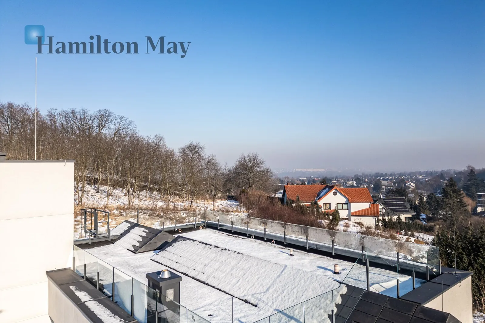 Subregion: Wola Justowska Distance to centre: 6.85 km Price: 5950000 PLN Bedrooms: 4 Bathrooms: 3 Plot size: 837m2 - slider