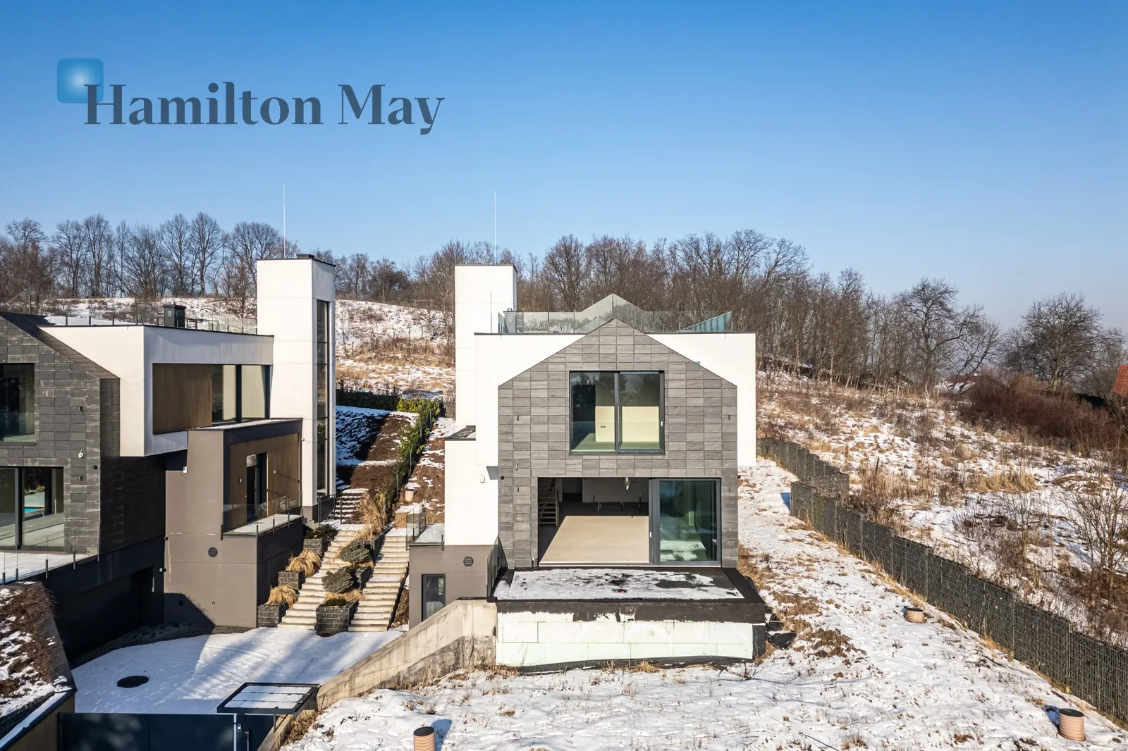 Bedrooms: 4 Bathrooms: 3 Plot size: 837m2 Price/m2: 14477 PLN - slider