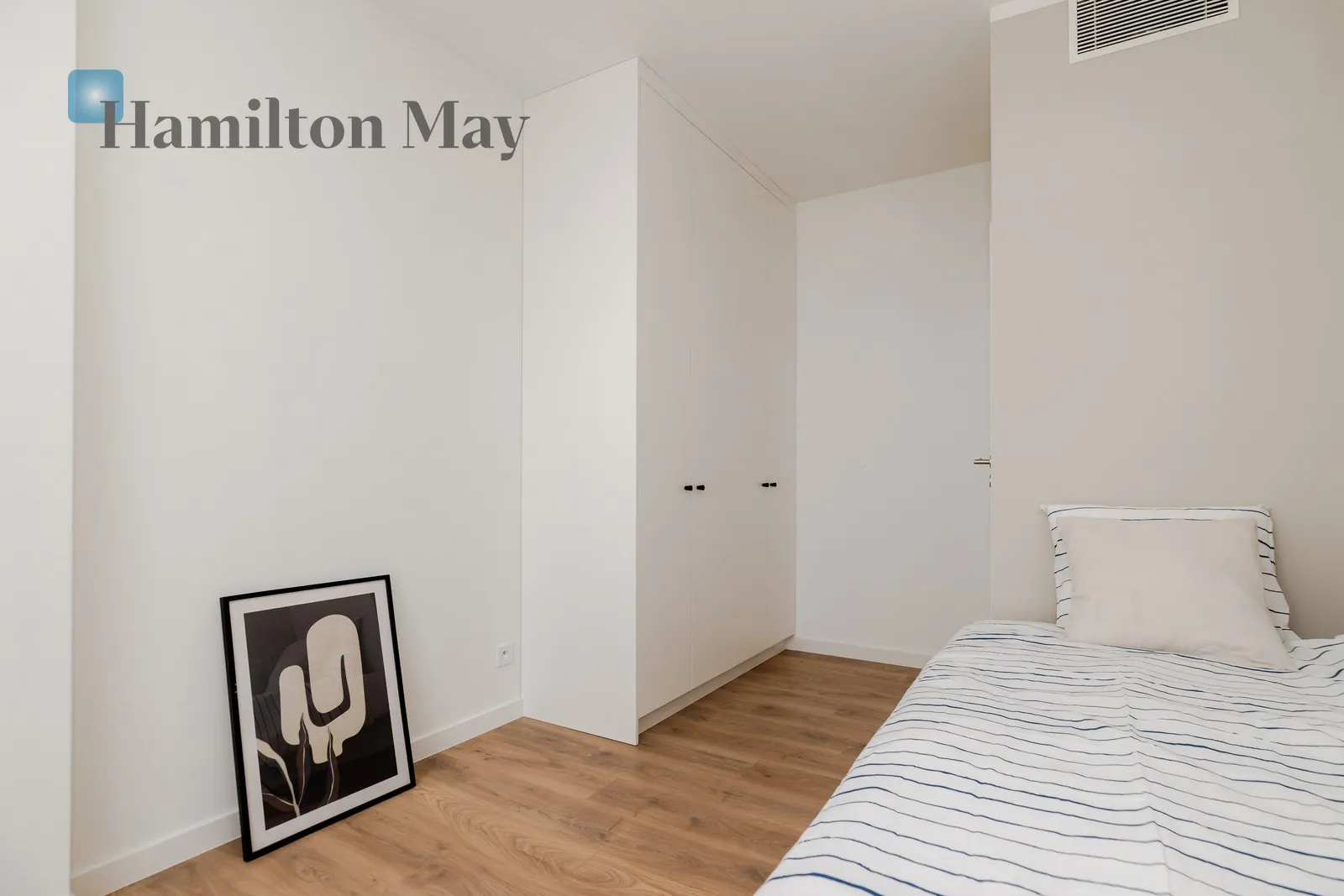 Subregion: Mirów Distance to centre: 1.6 km Level: 8 Price: 1240000 PLN Bedrooms: 1 Bathrooms: 1 Size: 42.77m2 - slider