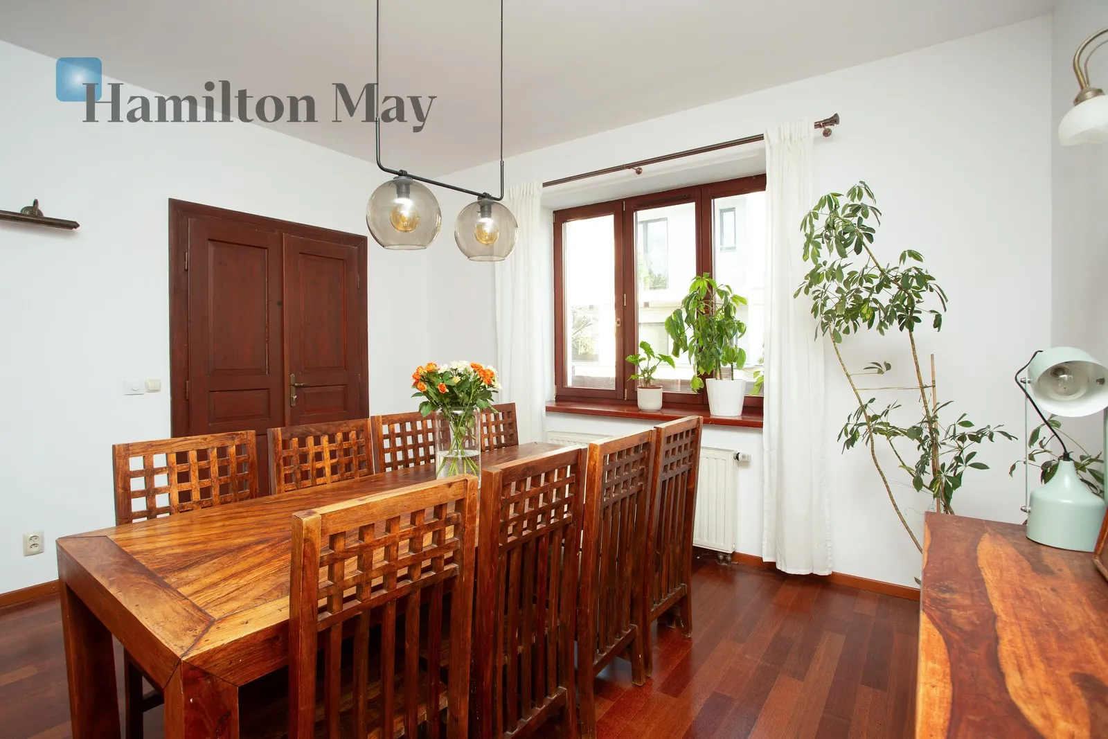 Street: Gustawa Ehrenberga Region: Prądnik Biały Distance to centre: 3.21 km Price: 3150000 PLN Bedrooms: 3 Bathrooms: 3 Plot size: 420m2 Price/m2: 15000 PLN - slider