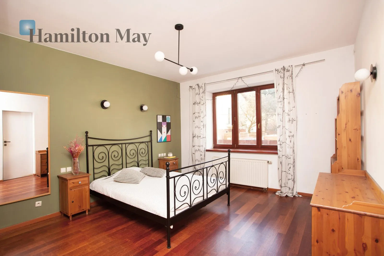 Region: Prądnik Biały Distance to centre: 3.21 km Price: 3150000 PLN Bedrooms: 3 Bathrooms: 3 Plot size: 420m2 - slider