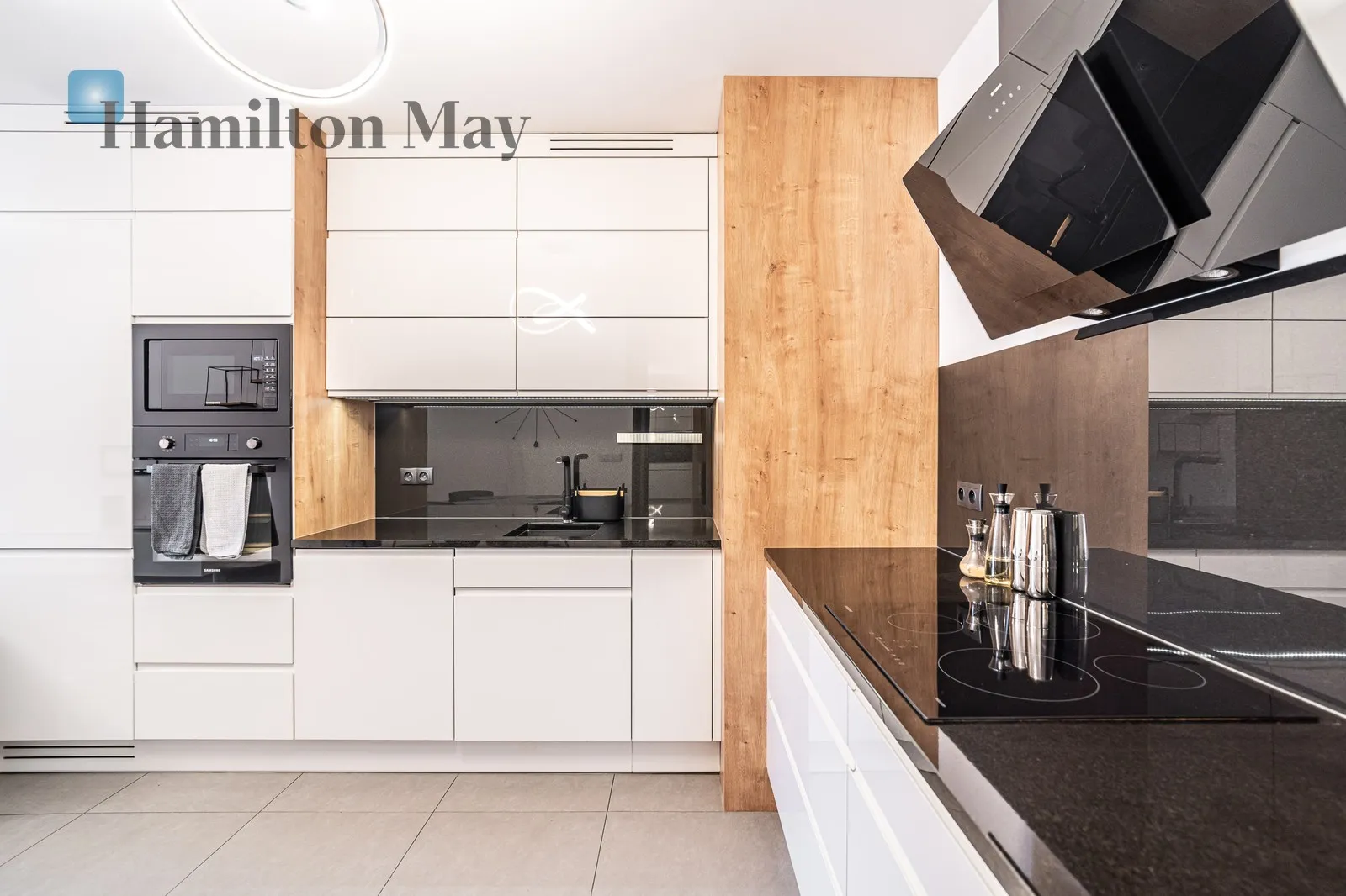 Елегантна квартира в Заблочі з лоджією, гаражем та коморою - slider