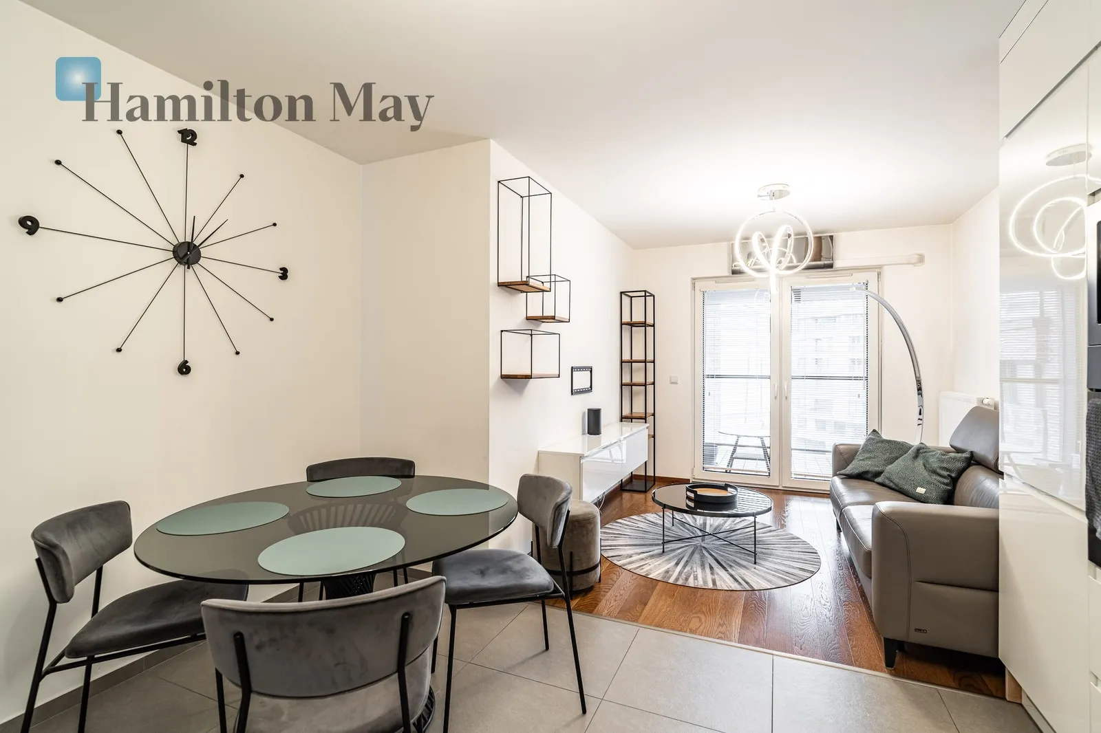 Елегантна квартира в Заблочі з лоджією, гаражем та коморою - slider