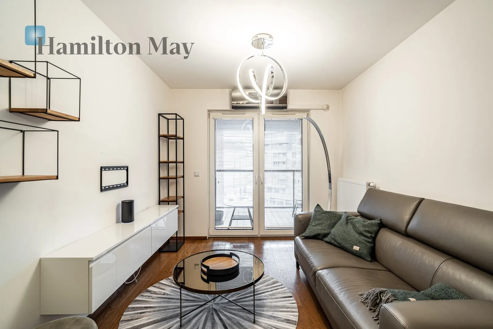 Елегантна квартира в Заблочі з лоджією, гаражем та коморою - slider