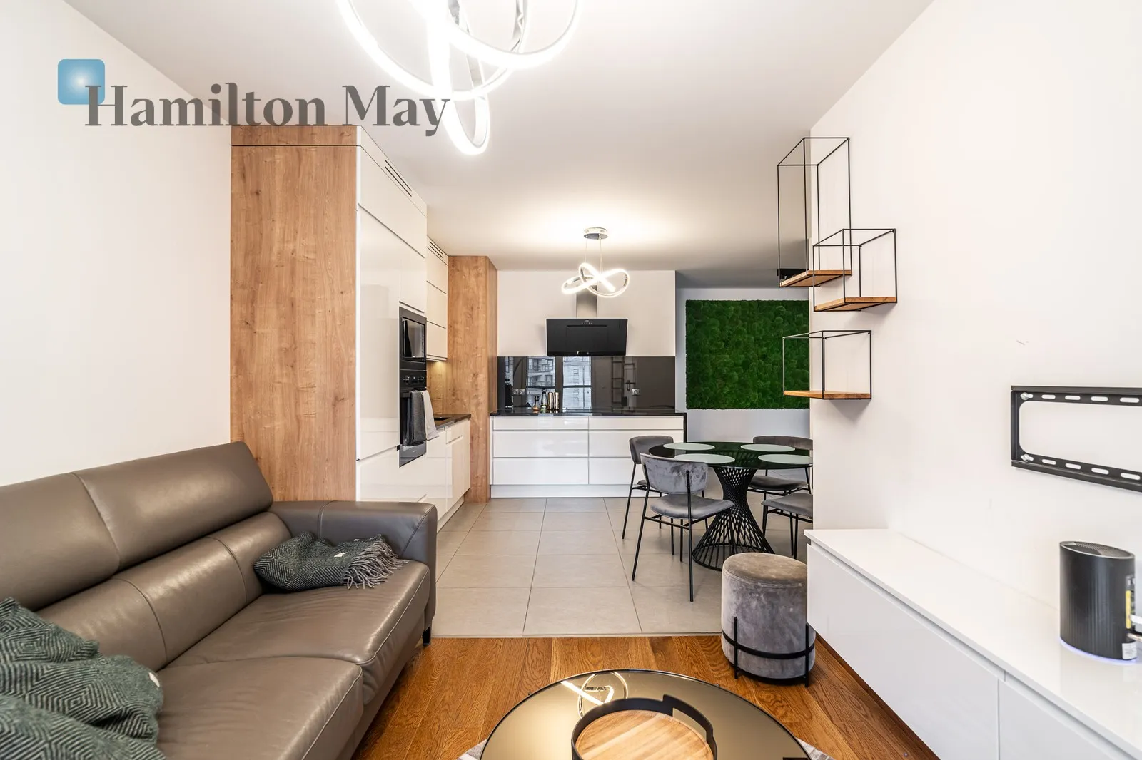 Елегантна квартира в Заблочі з лоджією, гаражем та коморою - slider