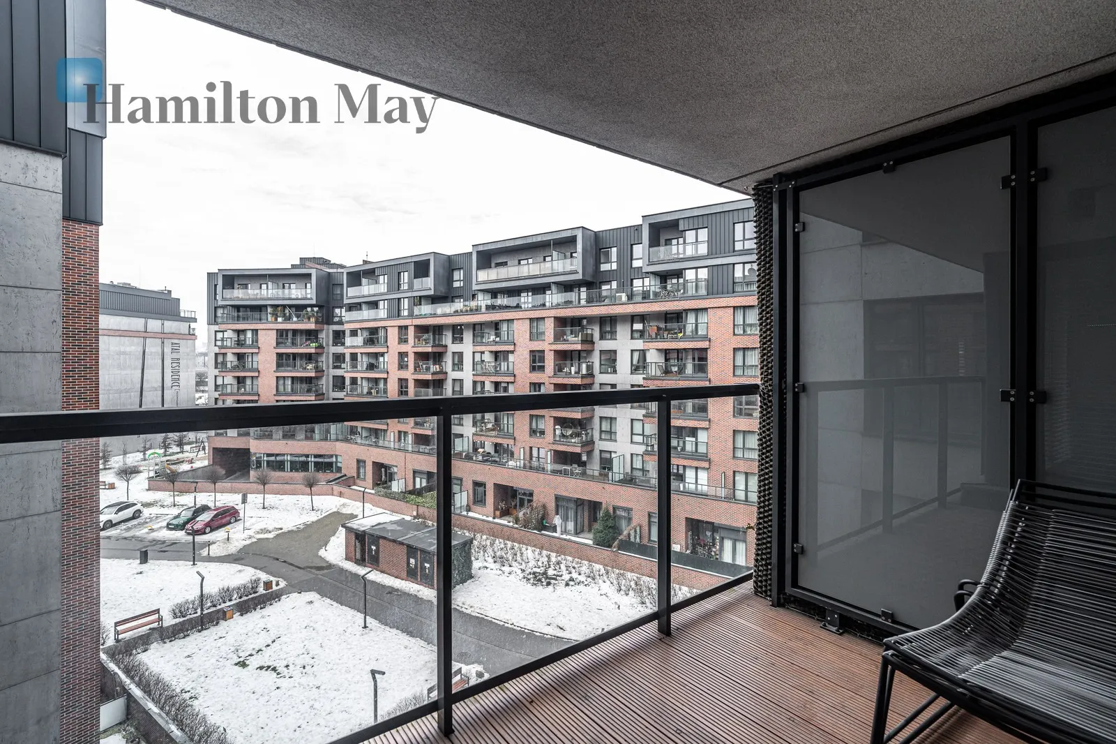 Елегантна квартира в Заблочі з лоджією, гаражем та коморою - slider